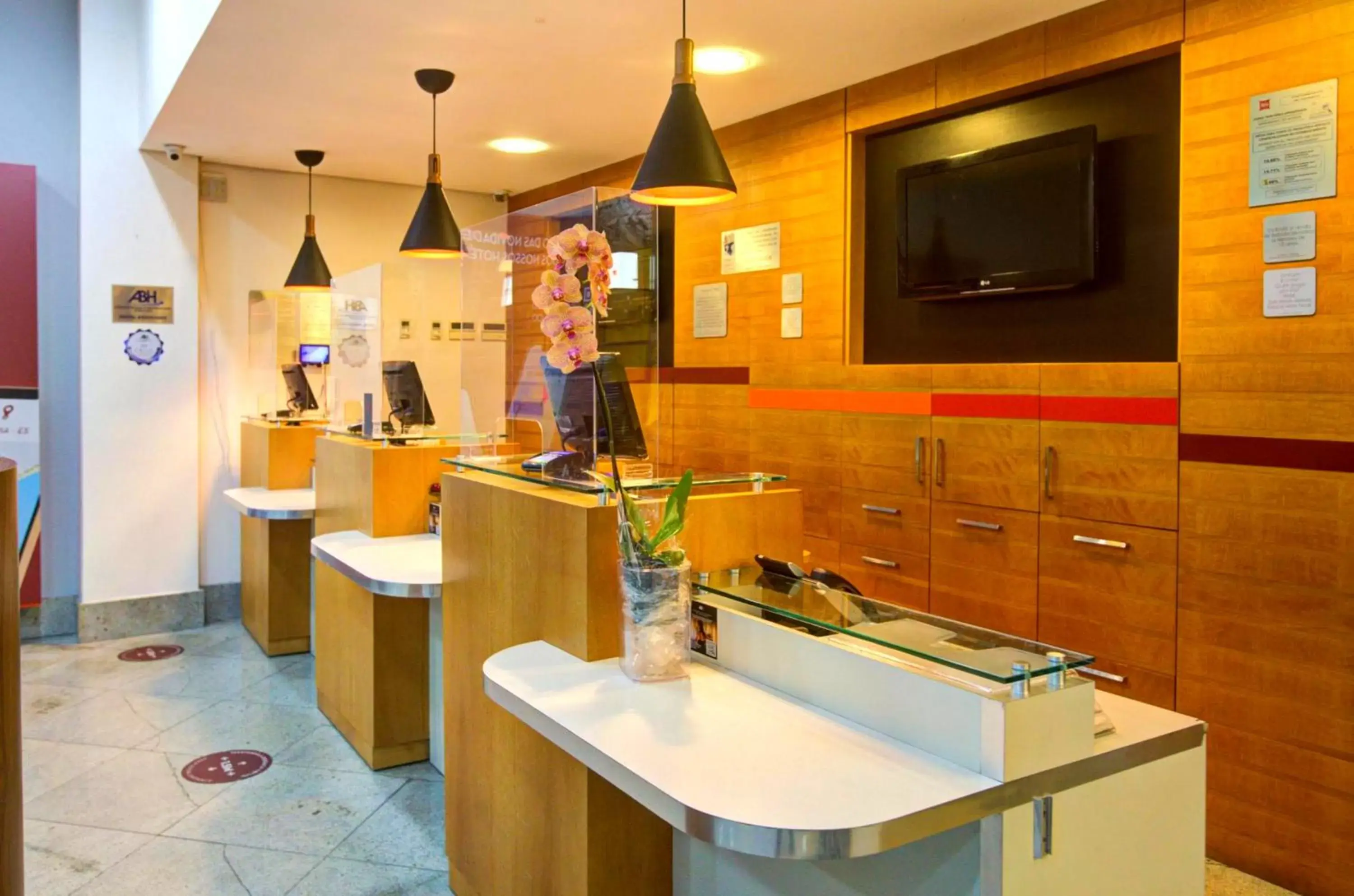 Lobby or reception, Bathroom in ibis Vitoria Praia de Camburi