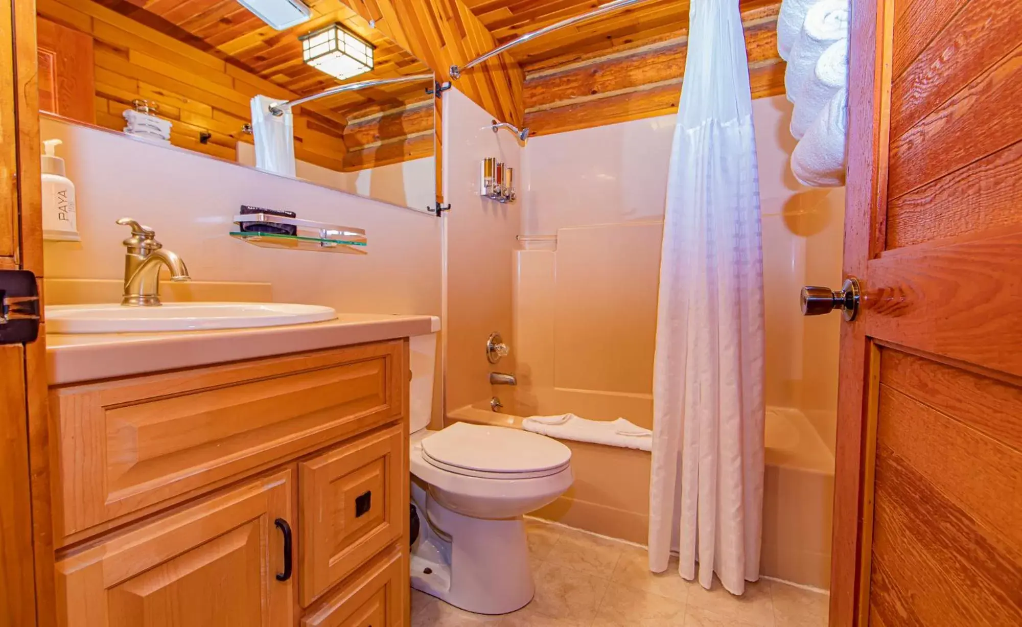 Bathroom in Cooper Spur Mountain Resort