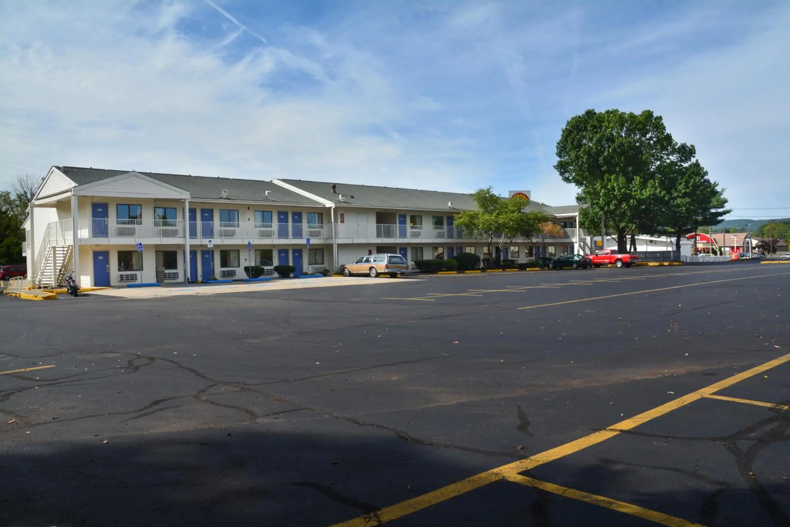 Property building in Motel 6-Southington, CT - Hartford Property building in Motel 6-Southington, CT - Hartford
