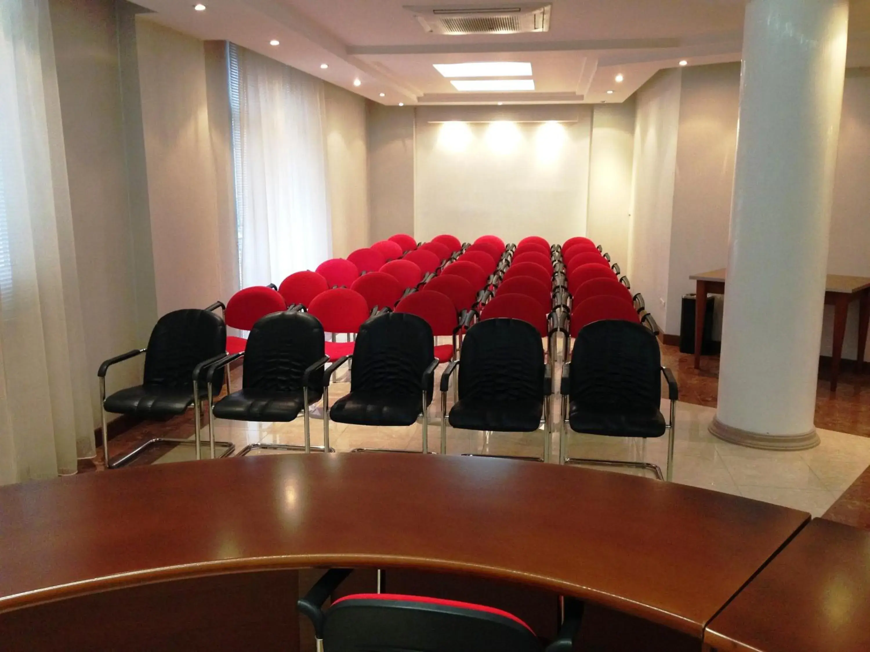 Business facilities in Hotel Arvi