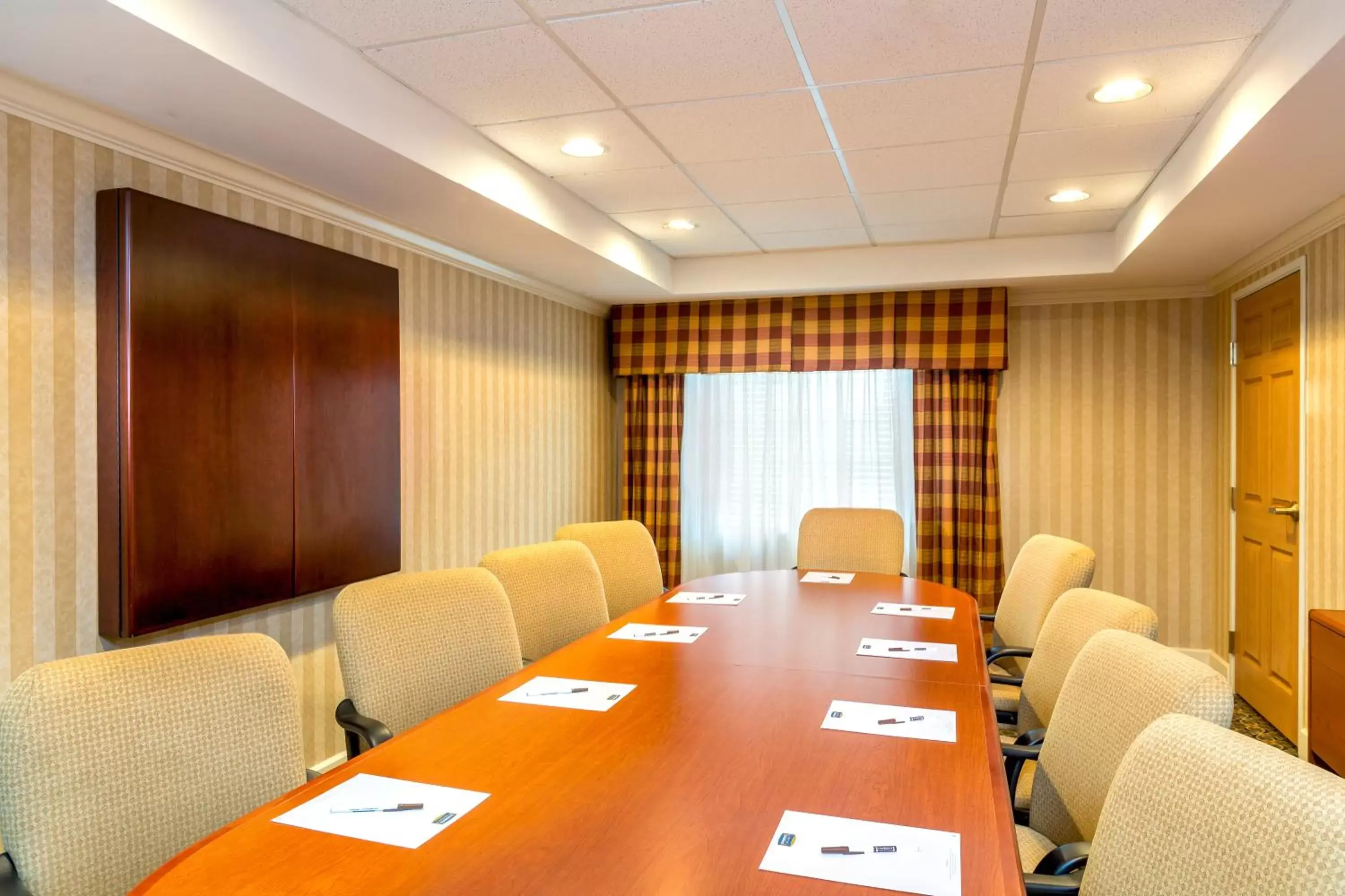 Meeting/conference room in Staybridge Suites - Brownsville, an IHG Hotel