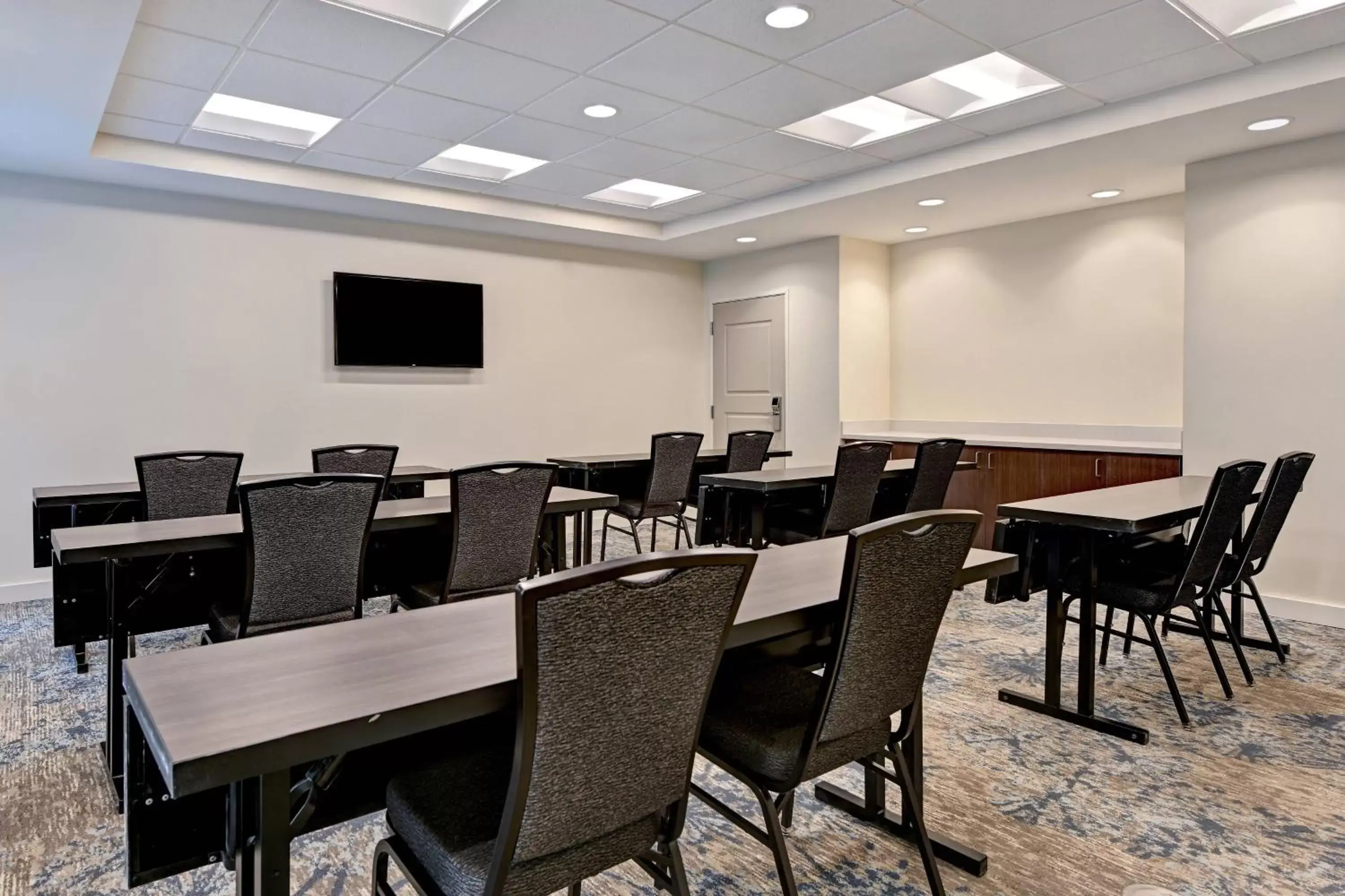 Meeting/conference room, Restaurant/Places to Eat in Residence Inn by Marriott Steamboat Springs