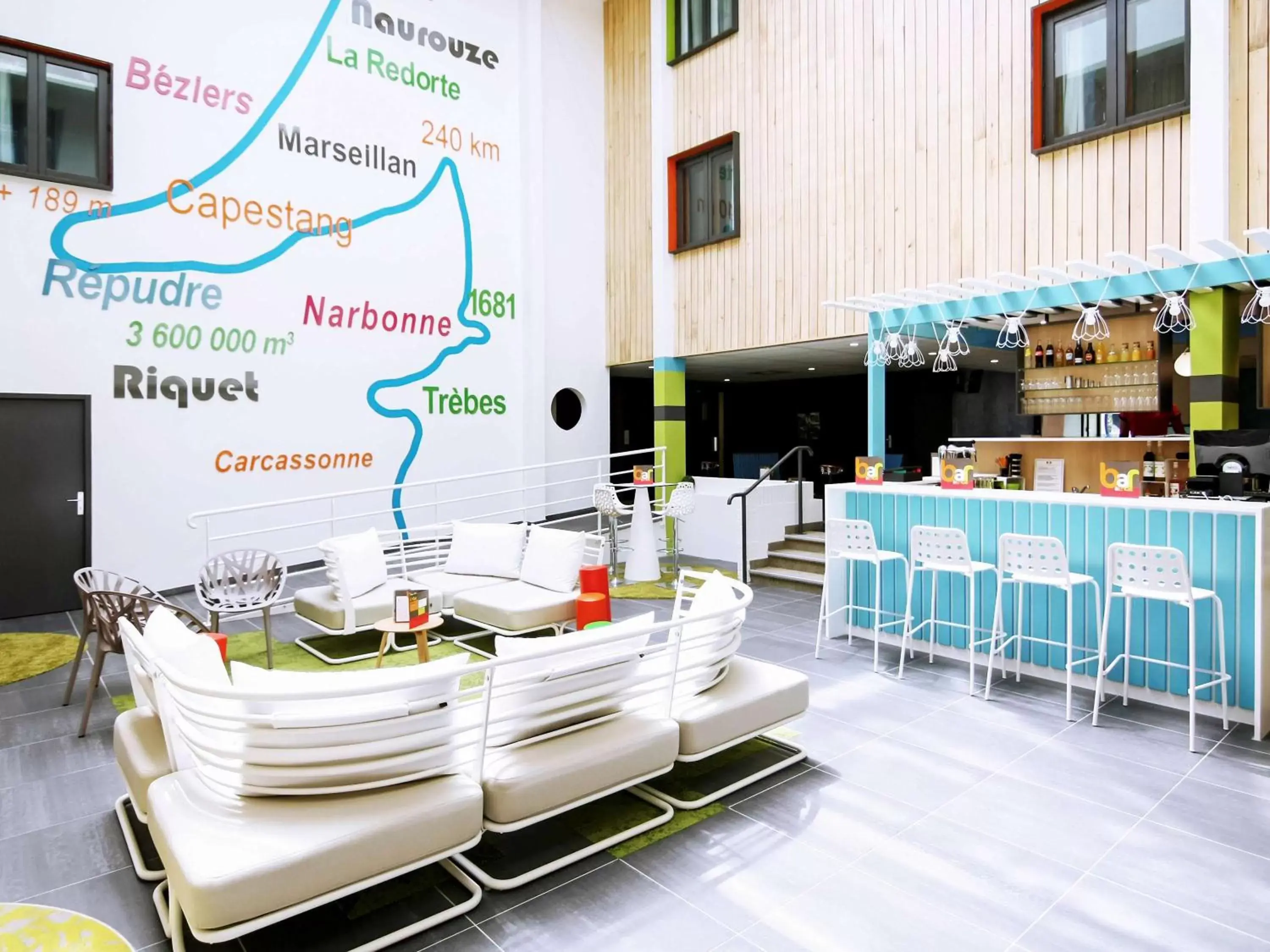 Lounge or bar, Restaurant/Places to Eat in Ibis Styles Toulouse Labège