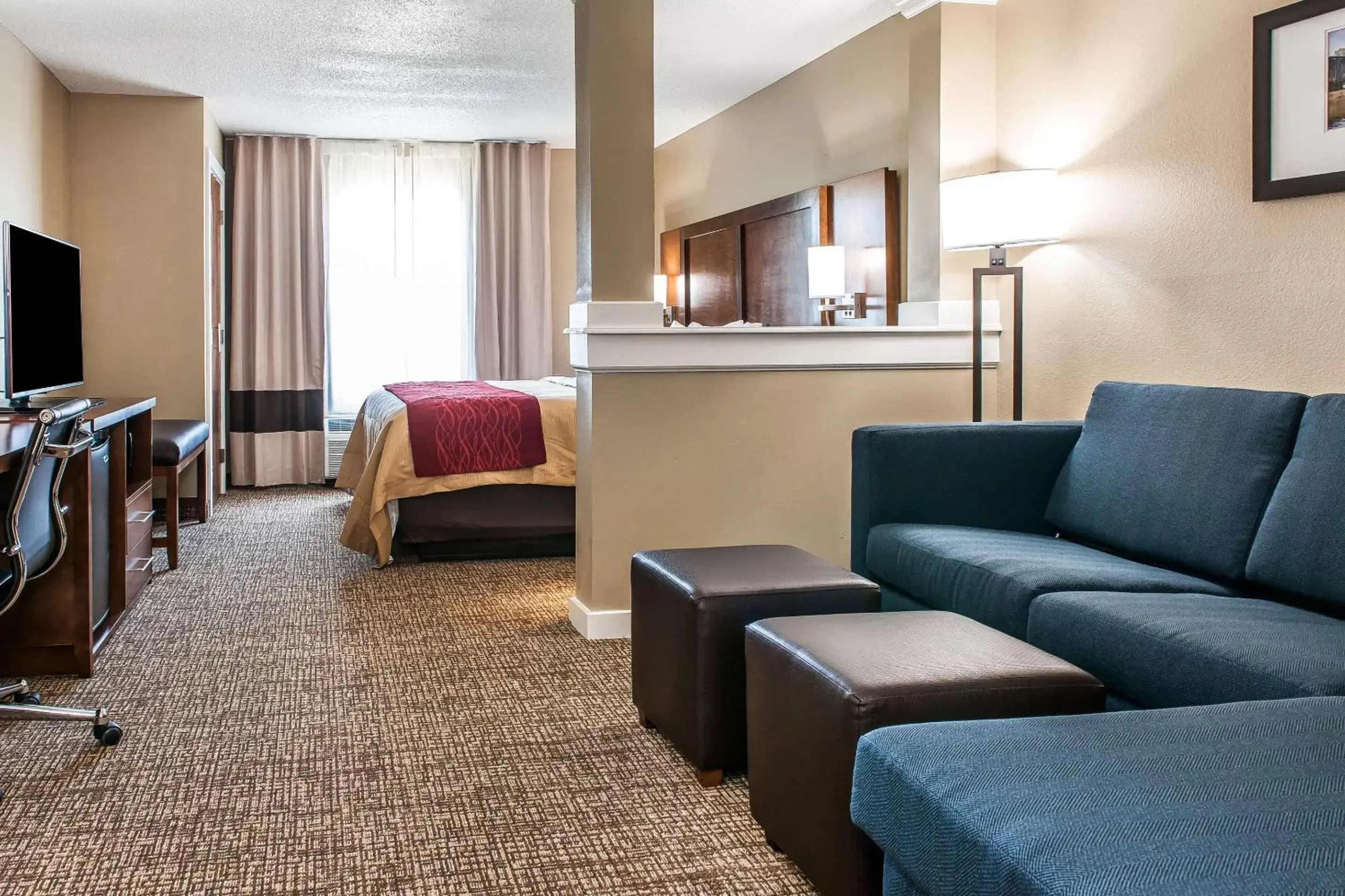 Photo of the whole room, Seating Area in Comfort Inn & Suites Mount Sterling