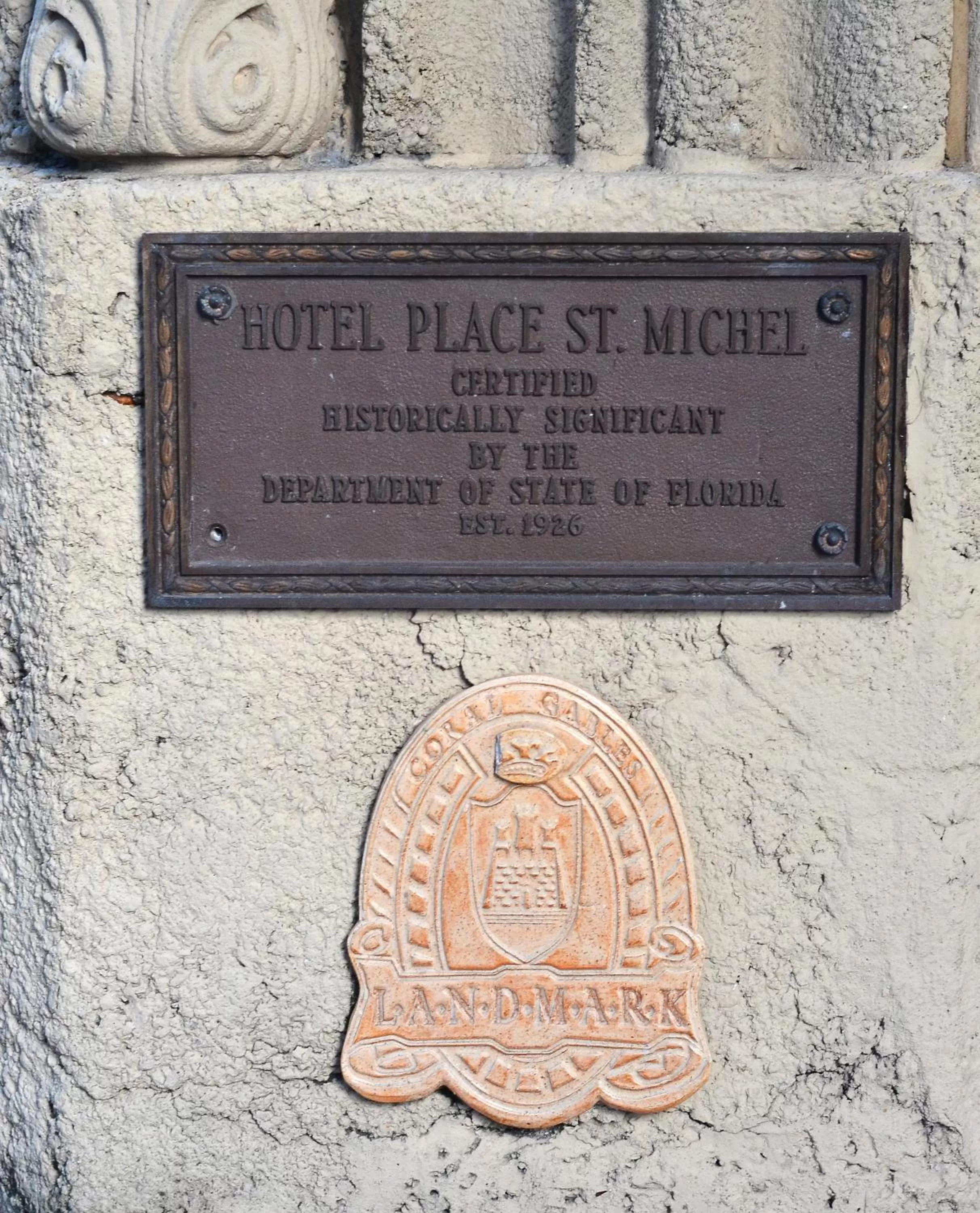 Property building in Hotel St. Michel