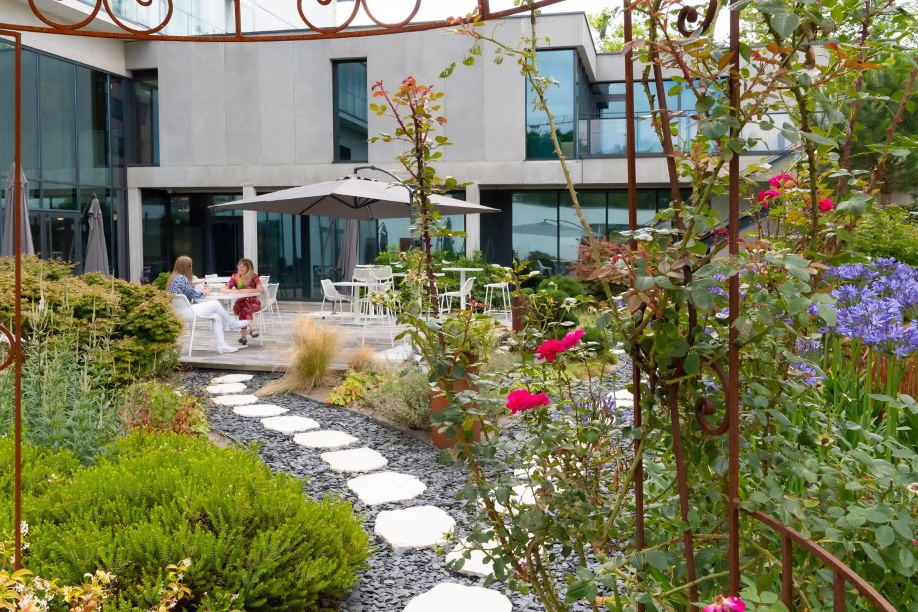 Patio, Property Building in Novotel Le Havre Centre Gare