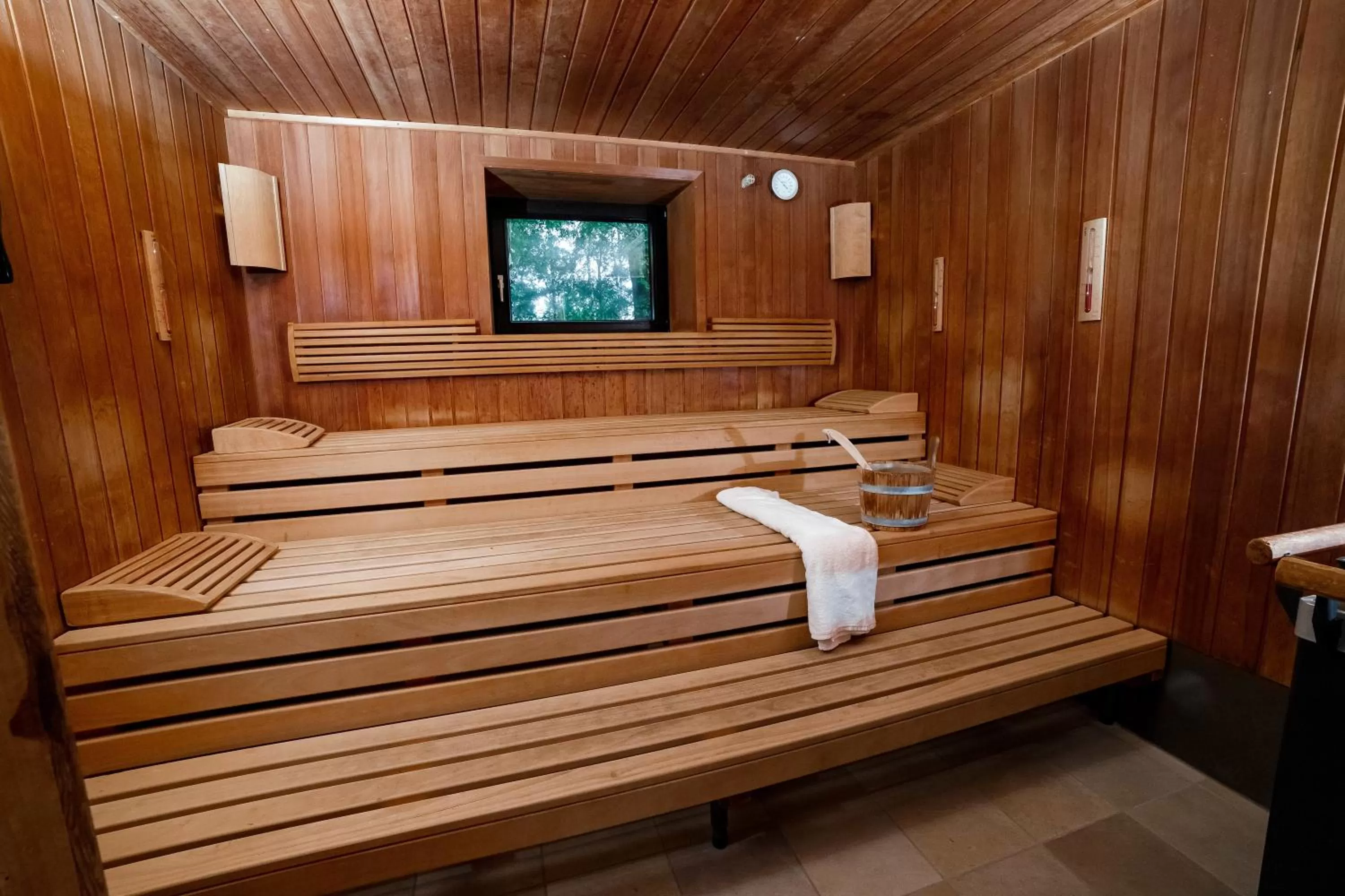 Sauna in Seehotel am Tankumsee