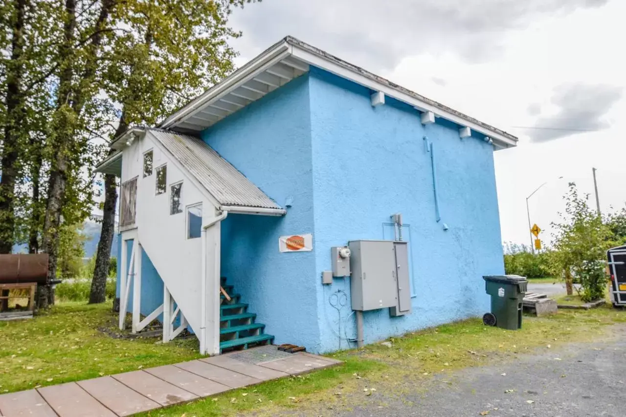 Property Building in Brown & Hawkins Historical Apartments