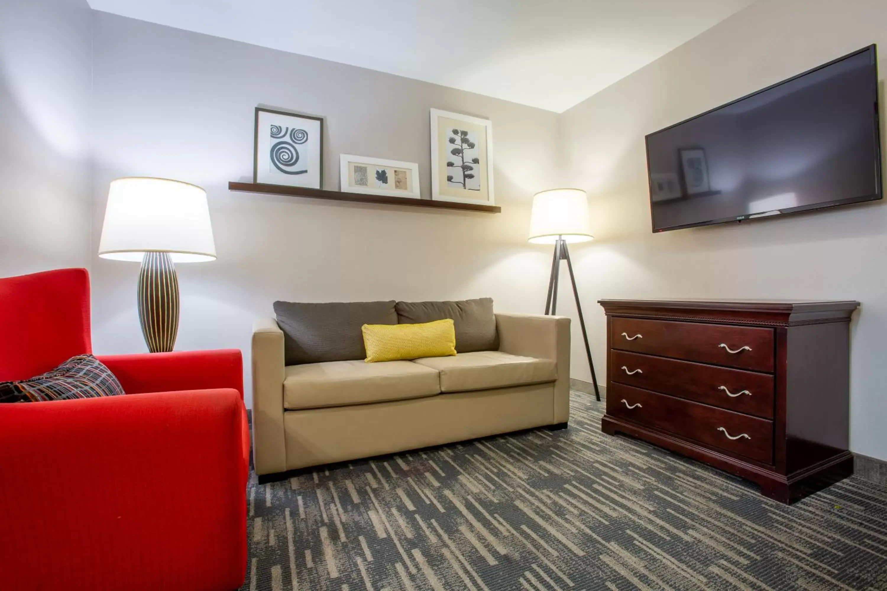 Living room, Seating Area in Country Inn & Suites by Radisson, Tucson City Center, AZ