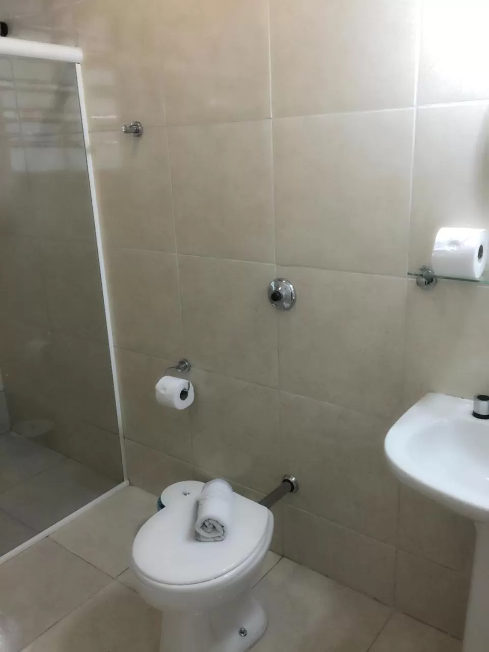 Shower in Hotel Estação Express