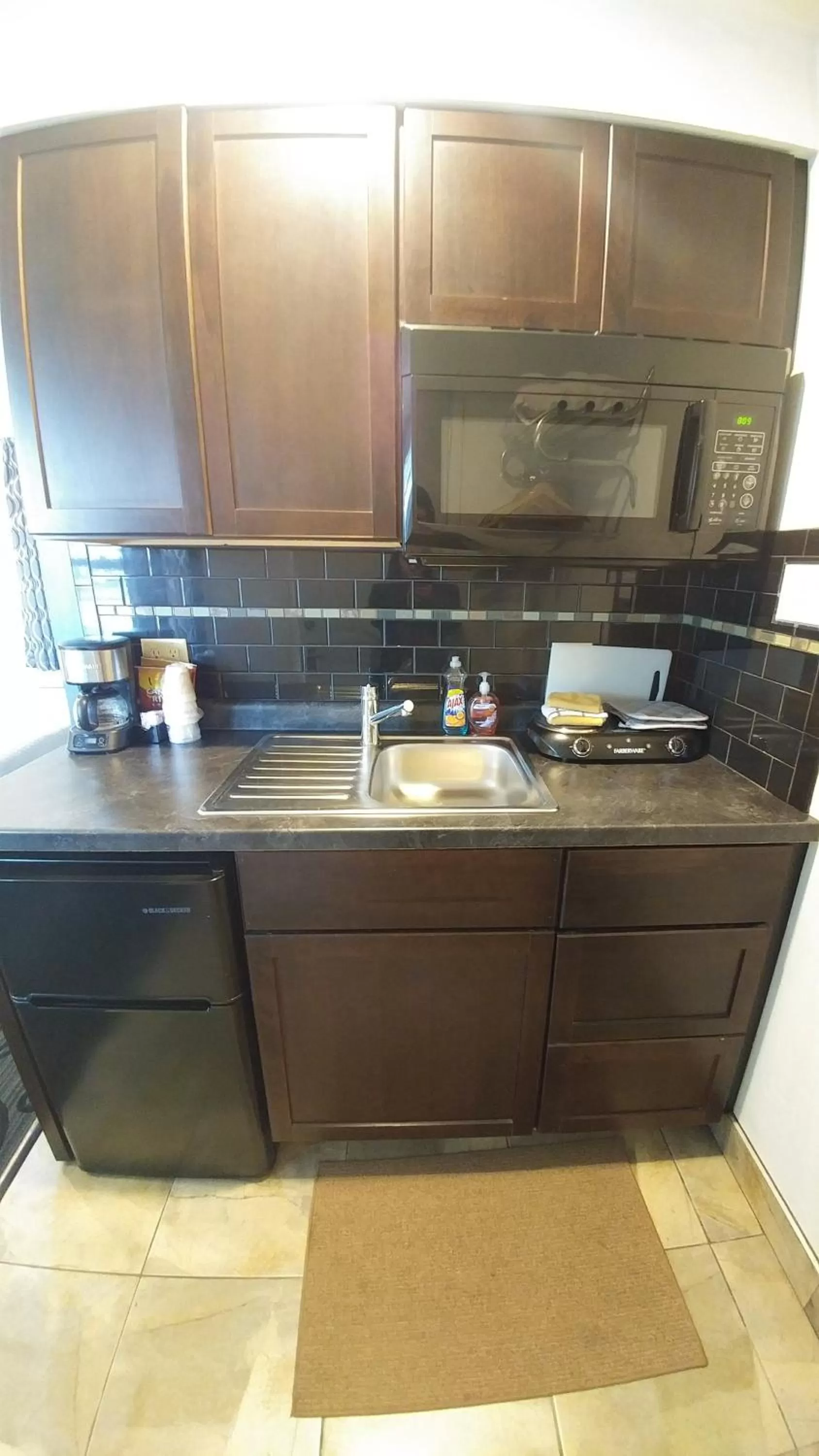 Kitchen or kitchenette in Motel 57