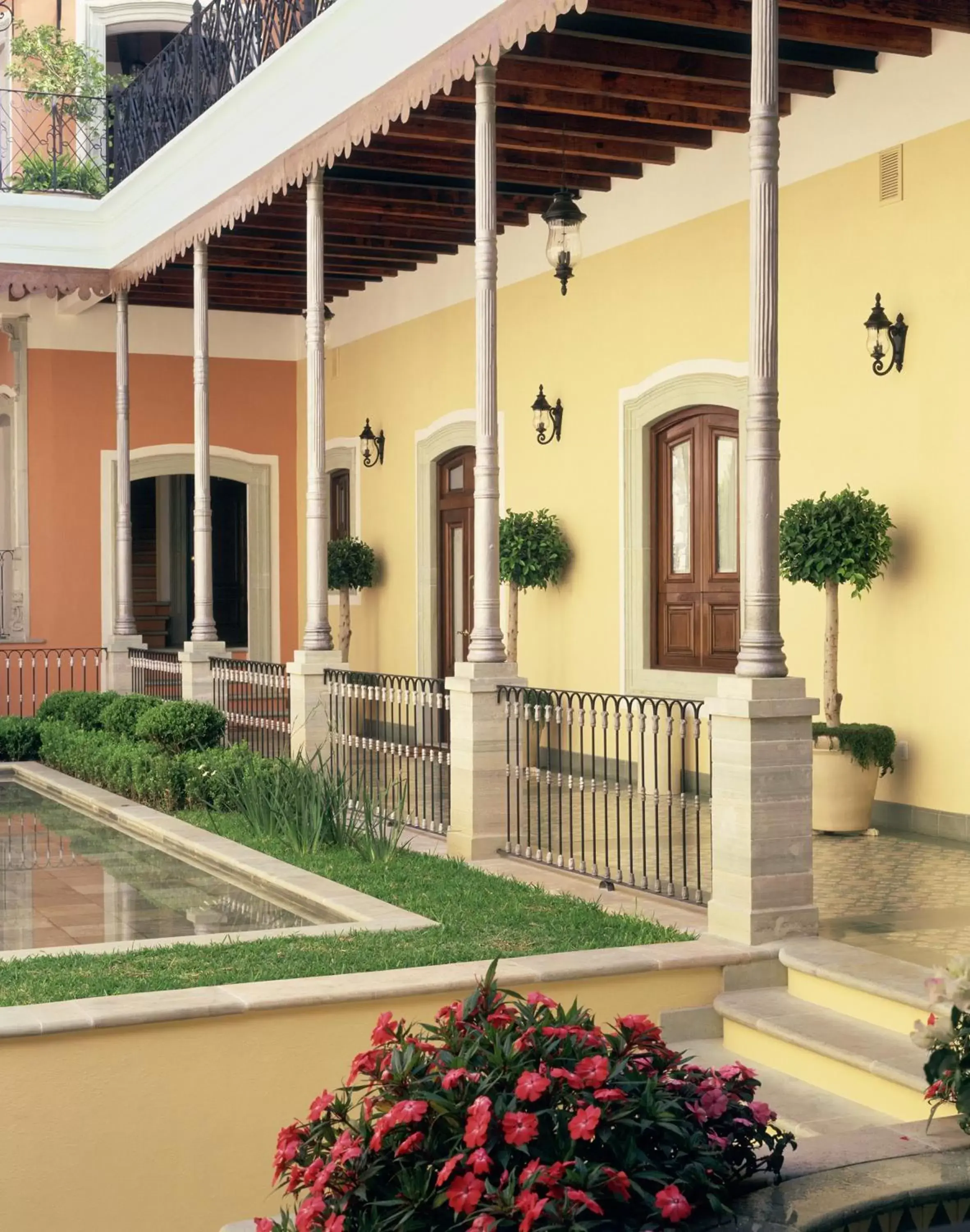 Patio, Property Building in Villa Maria Cristina Hotel