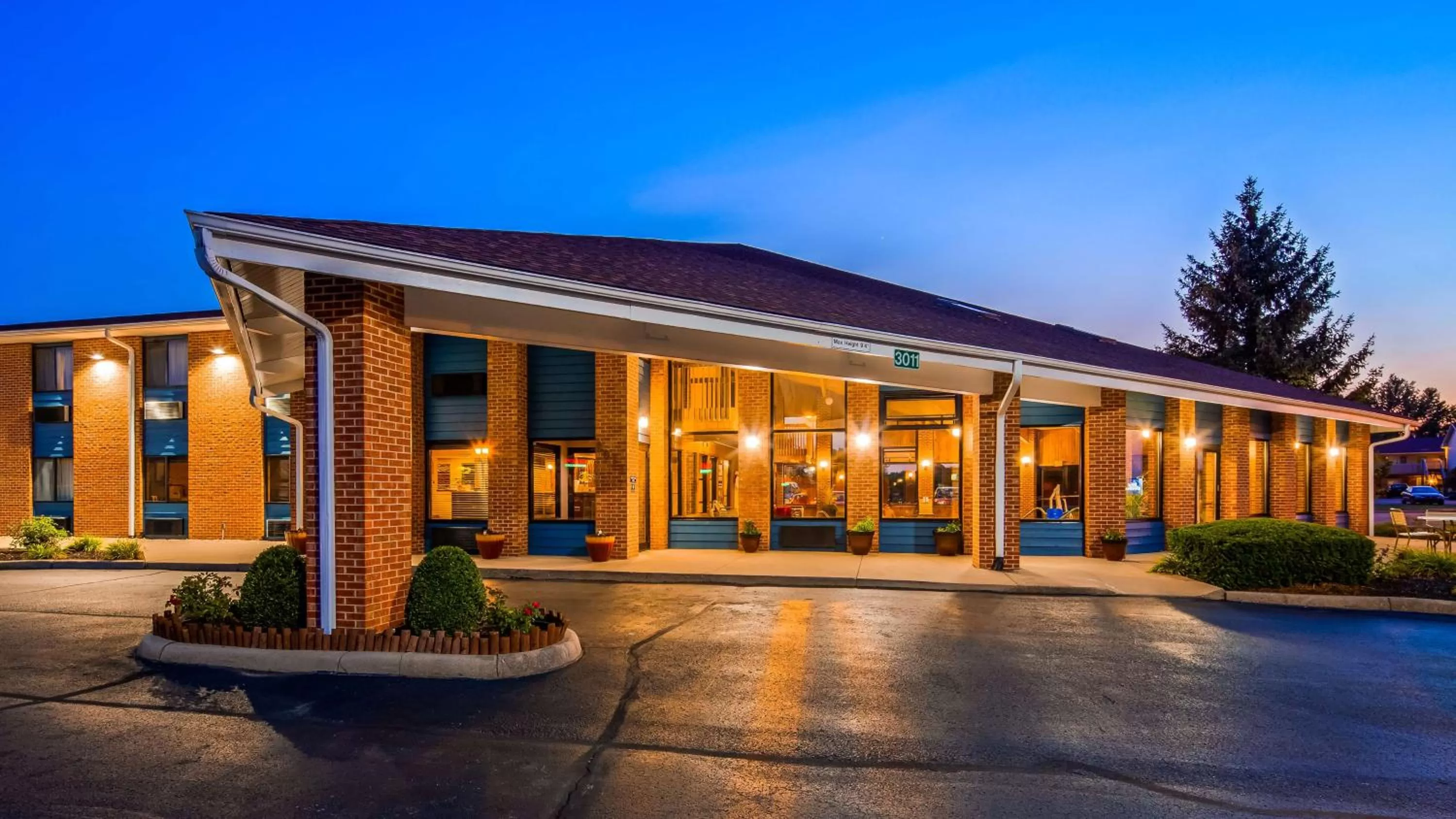 Property building in Best Western Muncie