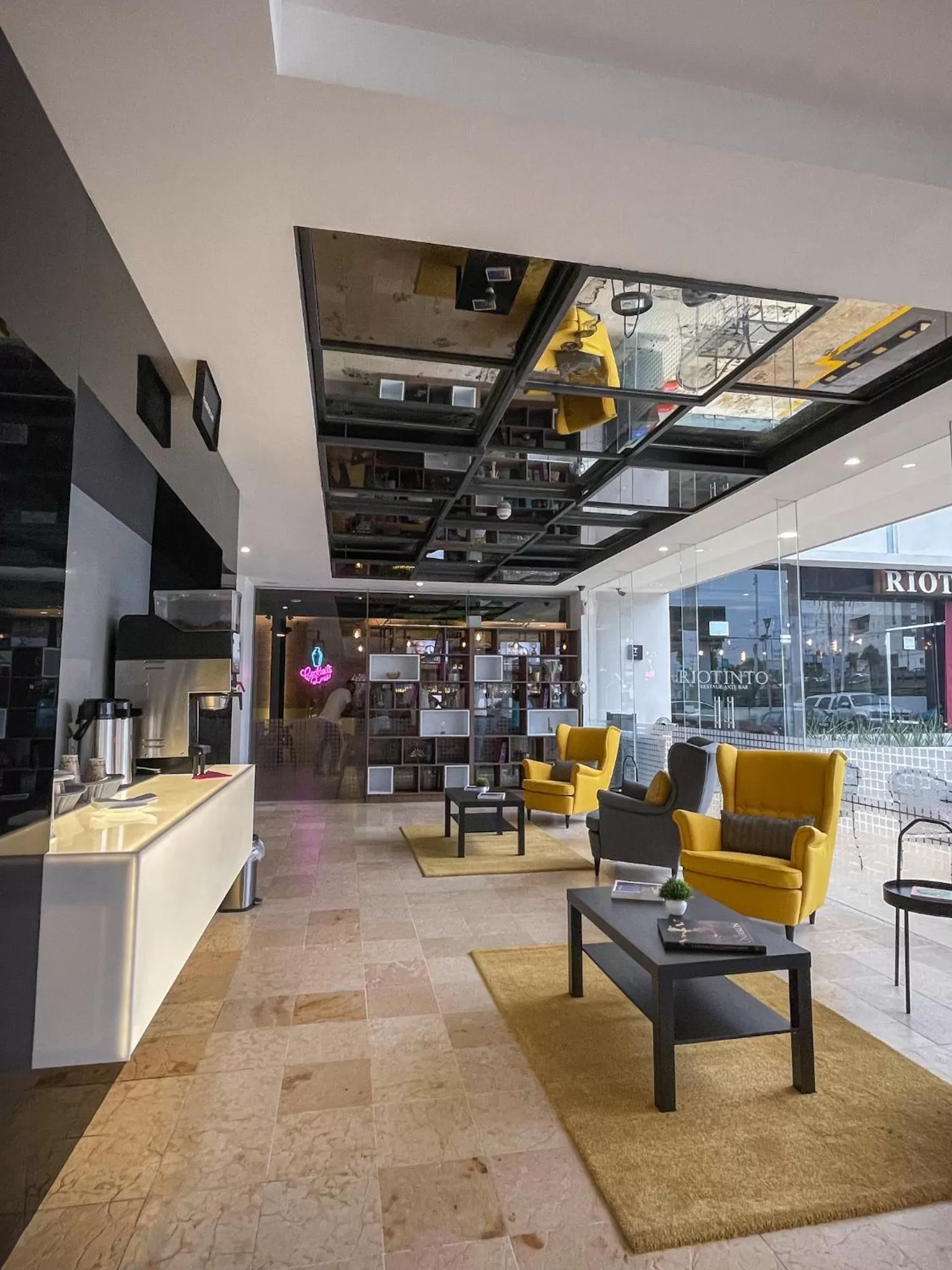 Living room in Fato Hotel