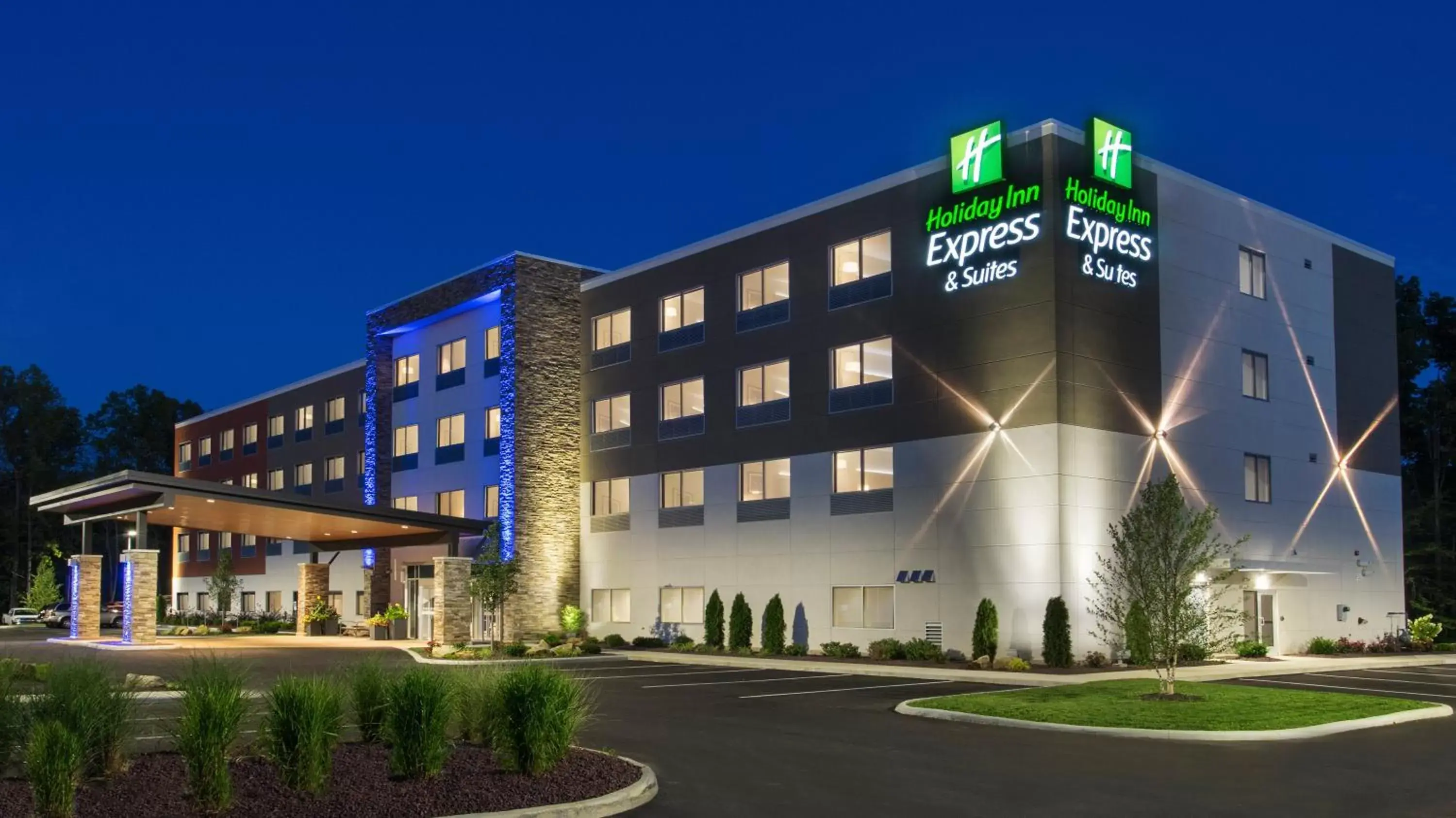 Property Building in Holiday Inn Express & Suites Medina, an IHG Hotel