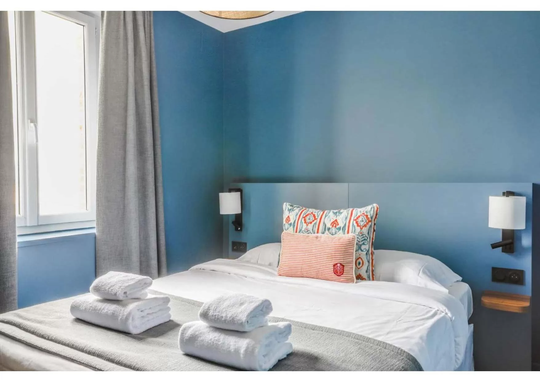 Bed in Hôtel Restaurant Le Cap