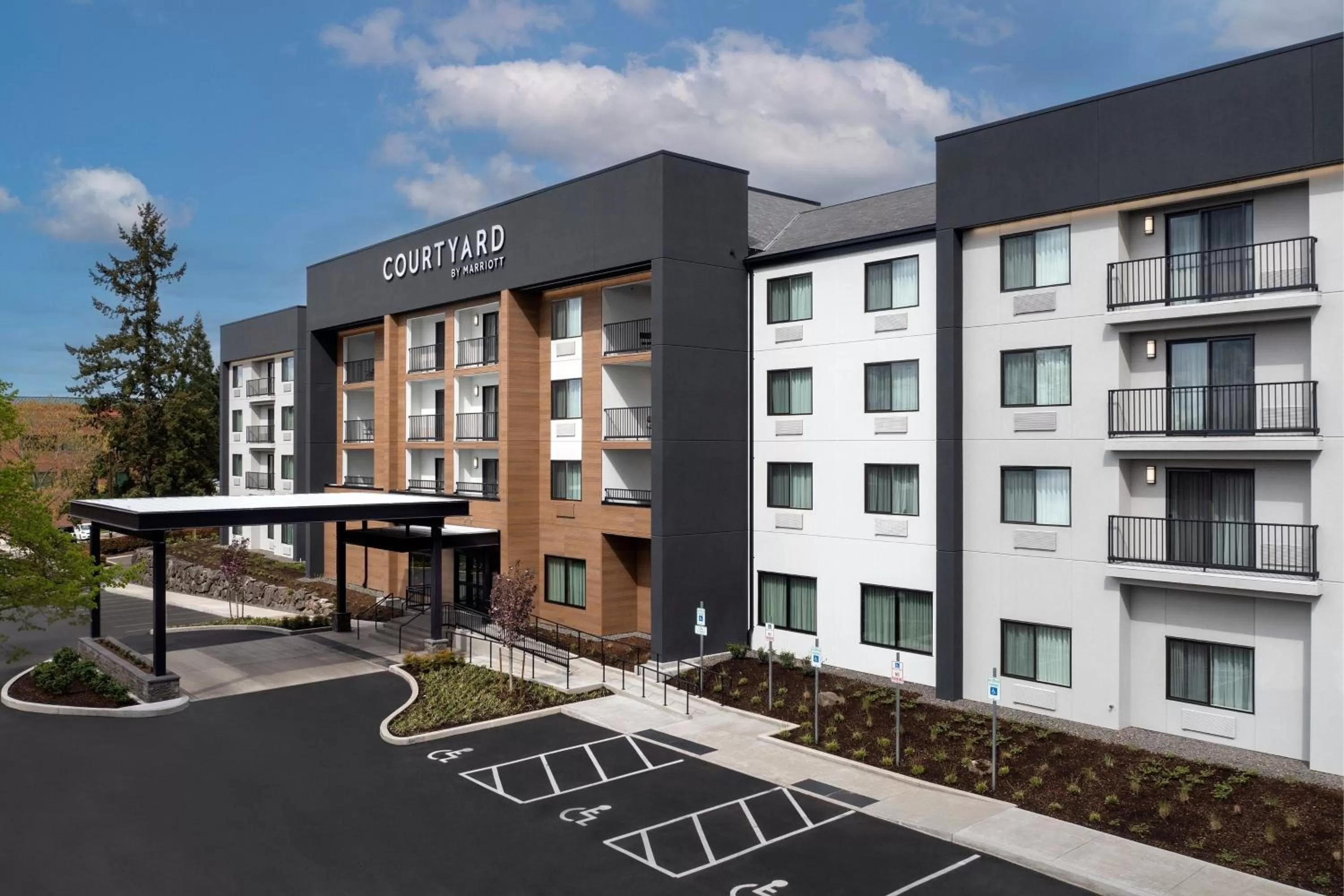 Property building in Courtyard by Marriott Portland Tigard