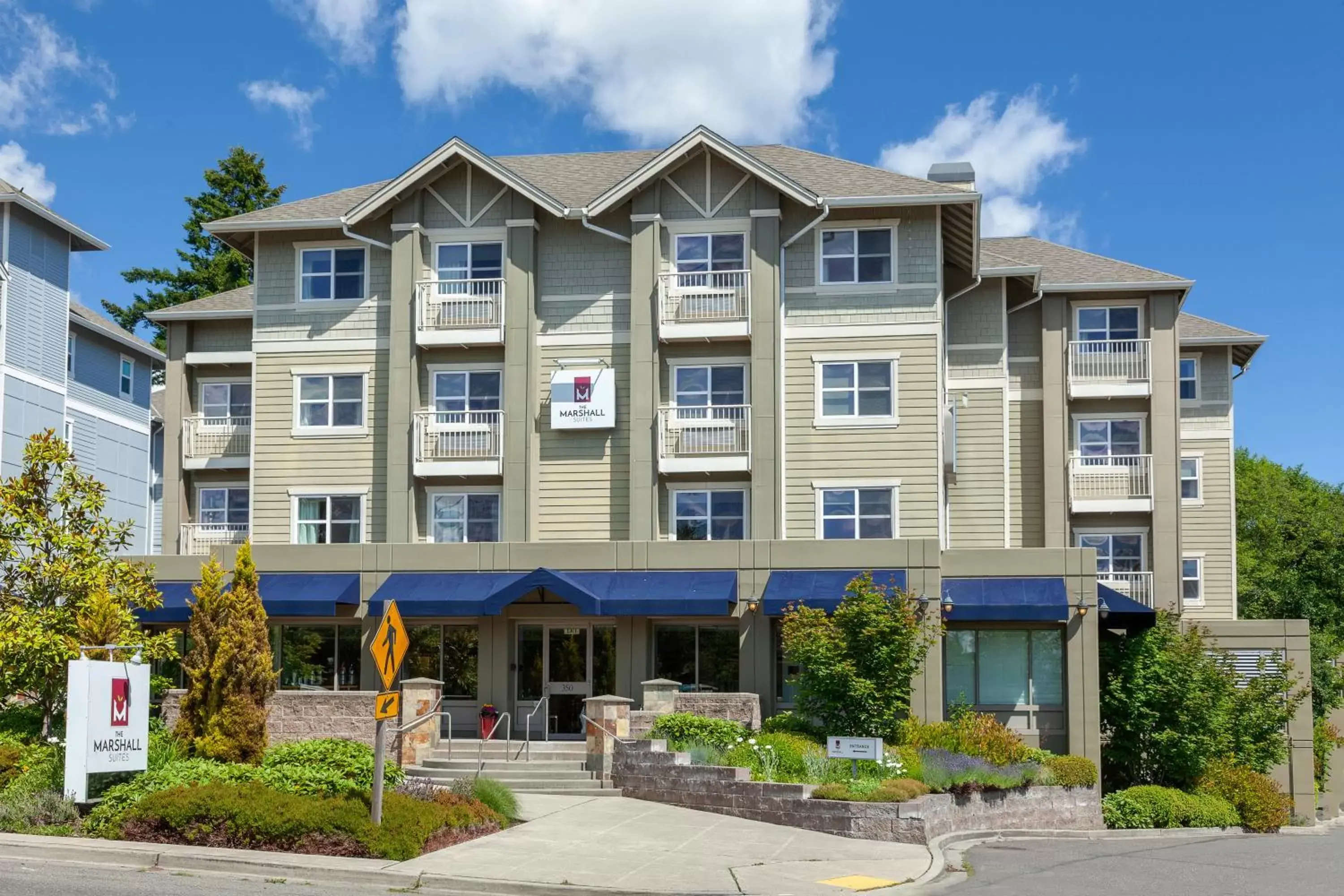 Property building in Marshall Suites Property building in Marshall Suites