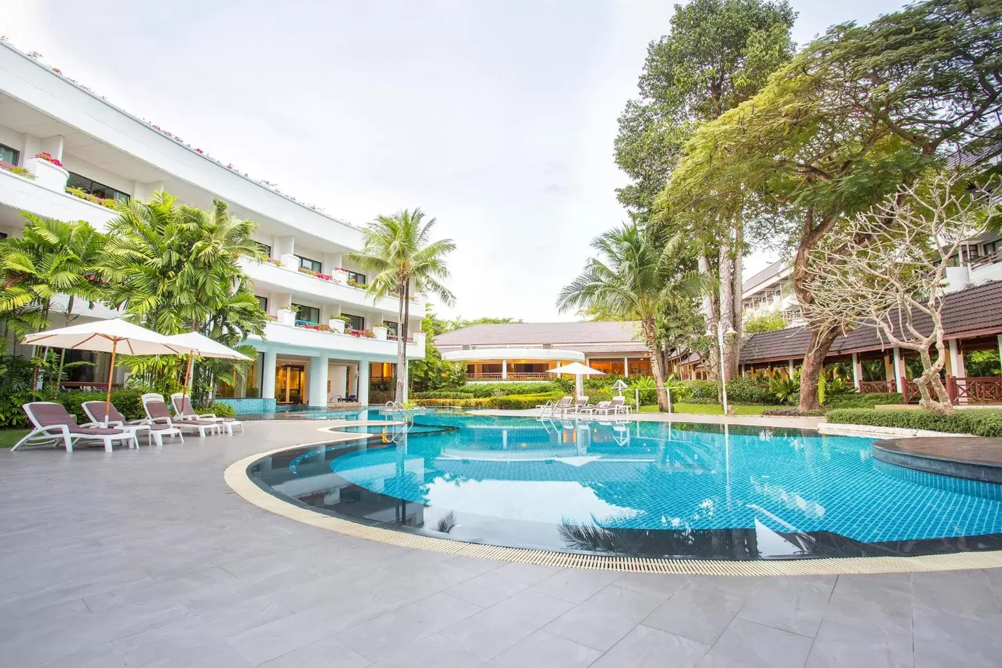 Swimming Pool in Novotel Rayong Rim Pae Resort