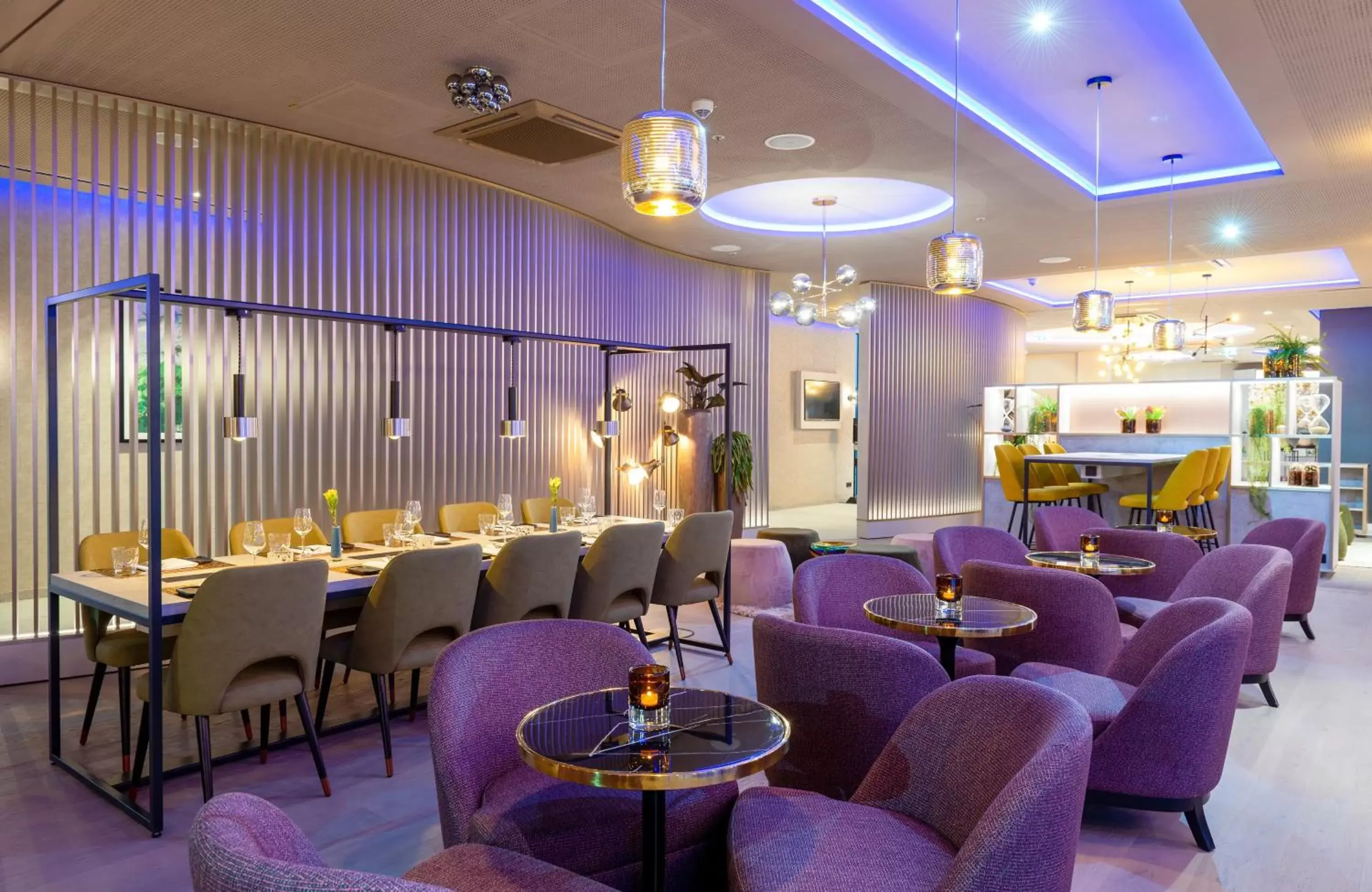 Lounge or bar, Restaurant/Places to Eat in Leonardo Hotel Augsburg