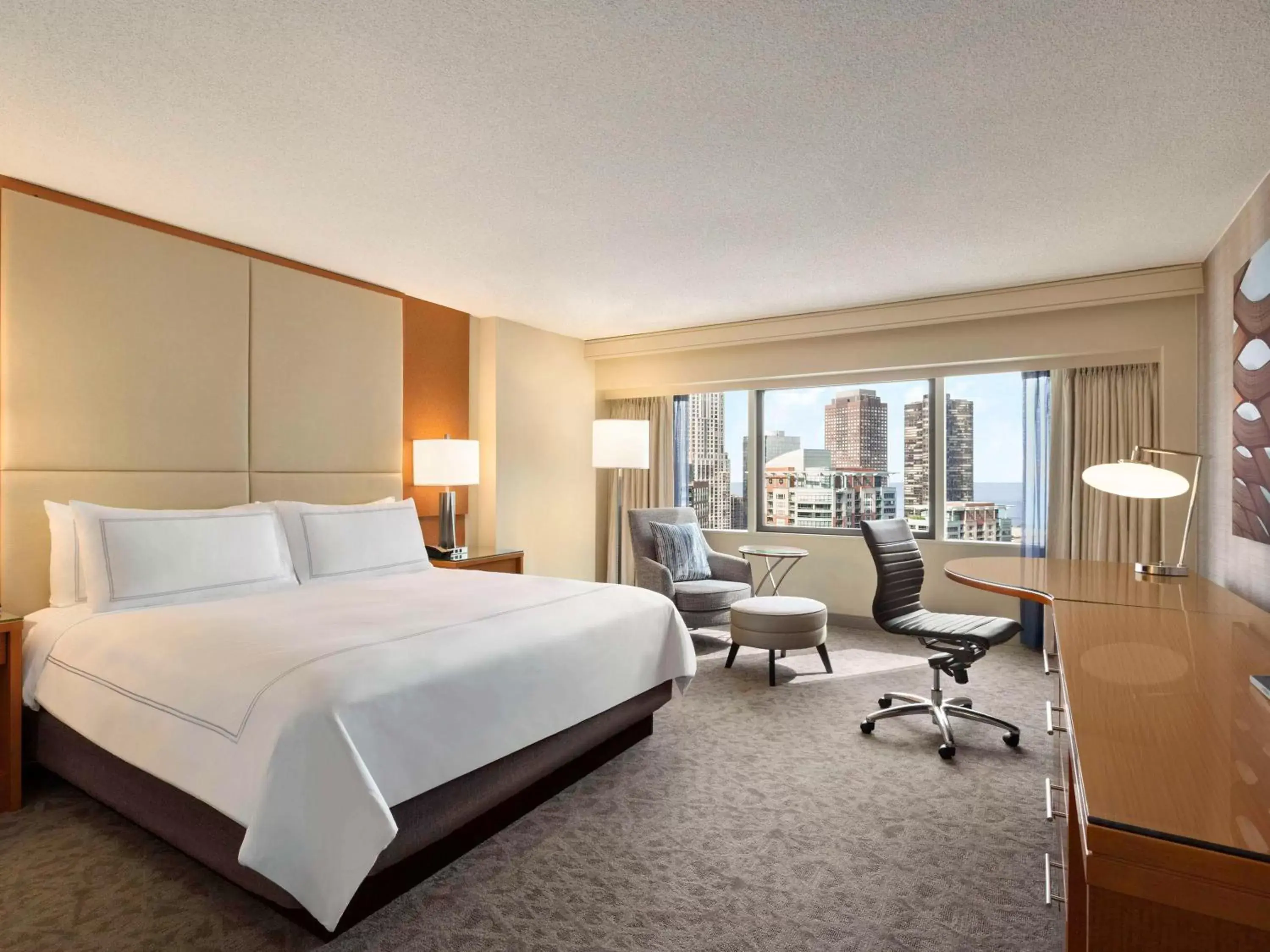 Bedroom in Swissotel Chicago