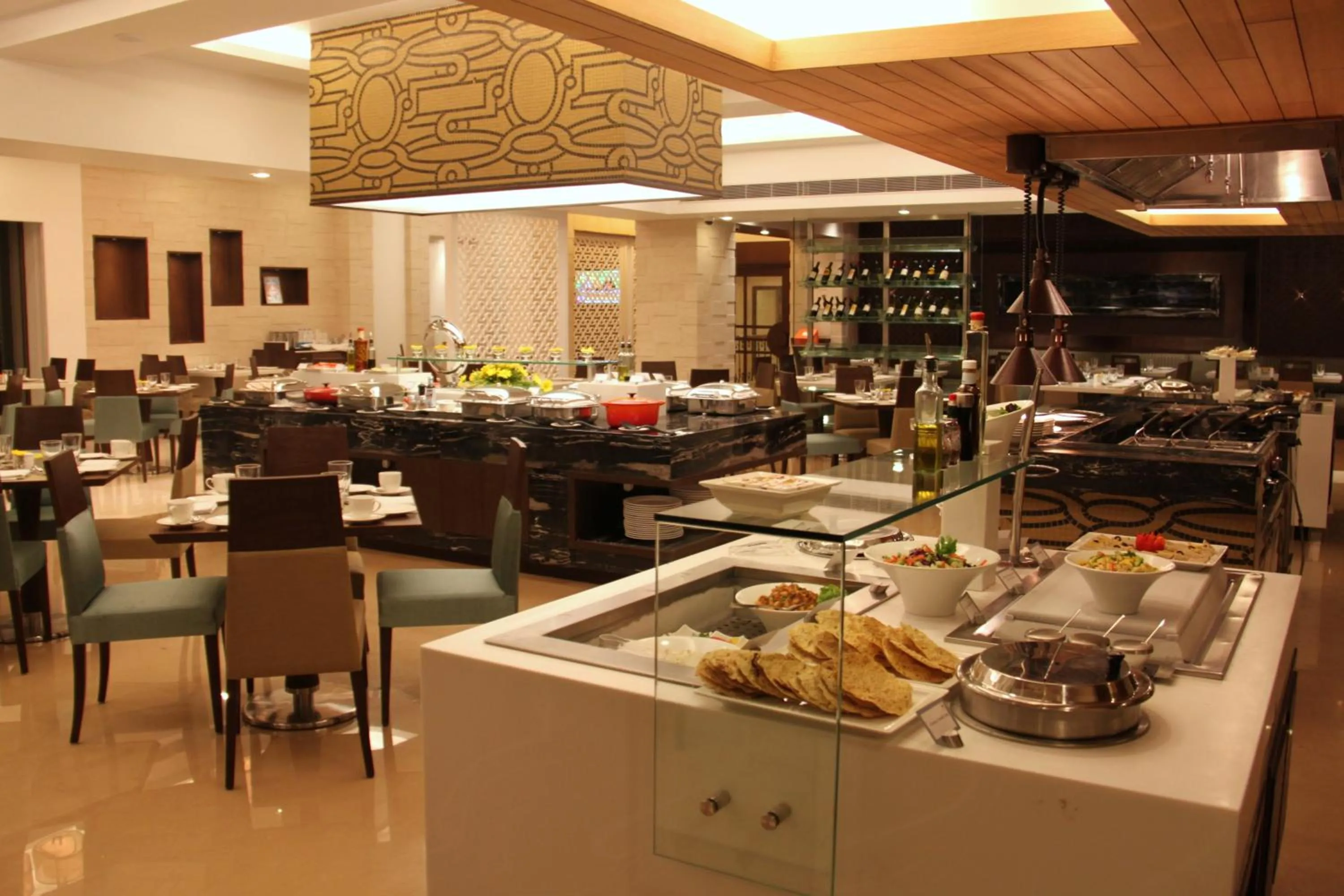 Restaurant/places to eat in Radisson Hotel Varanasi