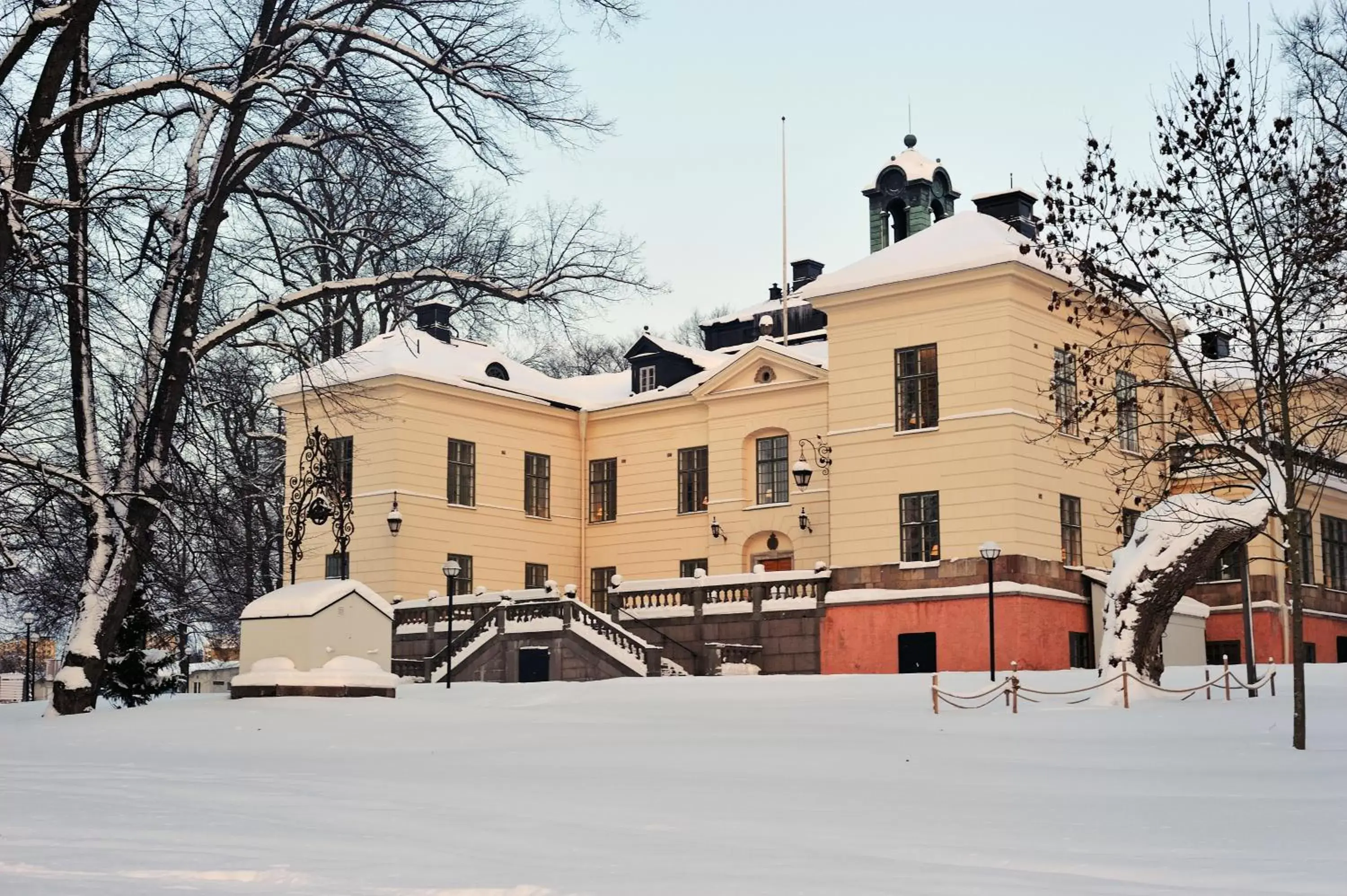 Day, Winter in Näsby Slott