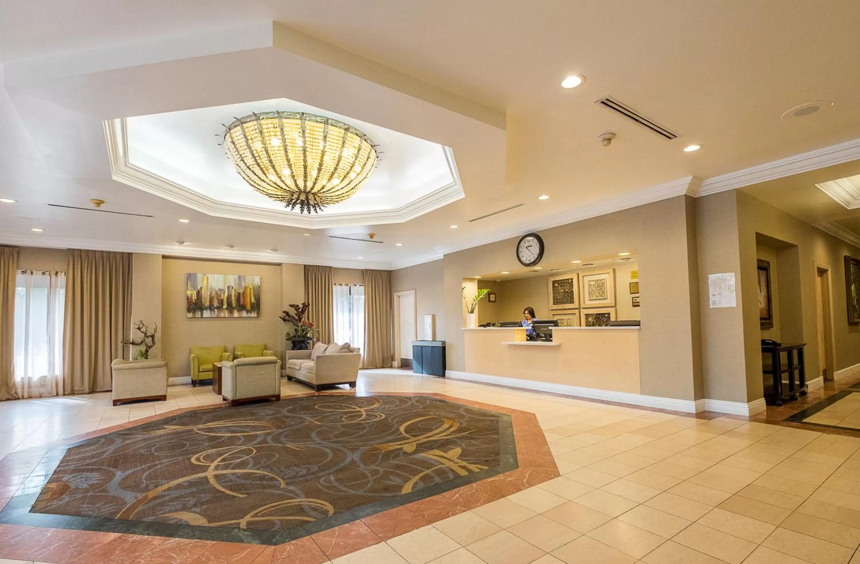 Lobby or reception in Howard Johnson by Wyndham Fullerton/Anaheim Conference Cntr