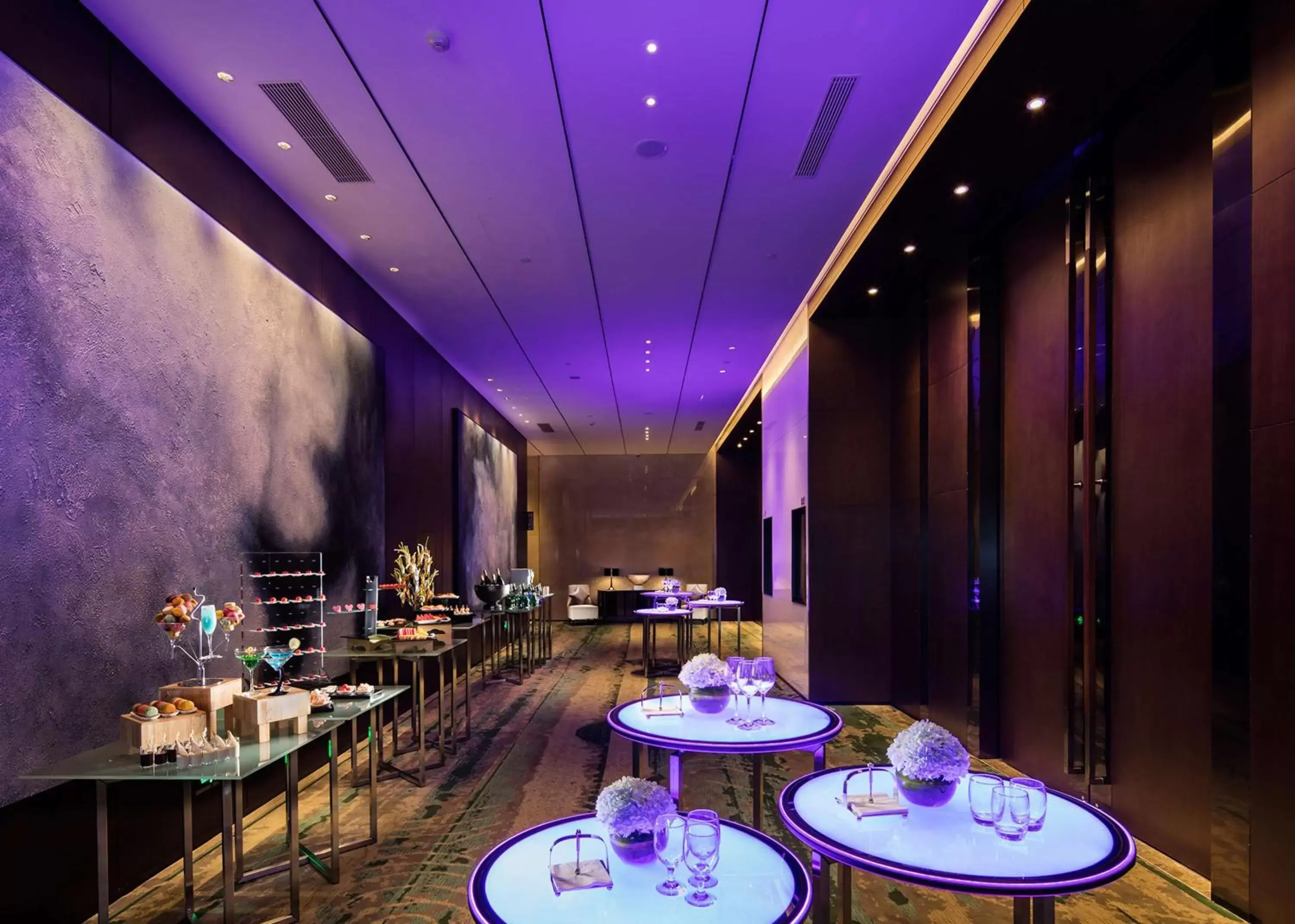 Meeting/conference room, Restaurant/Places to Eat in DoubleTree by Hilton Chongqing - Nan'an