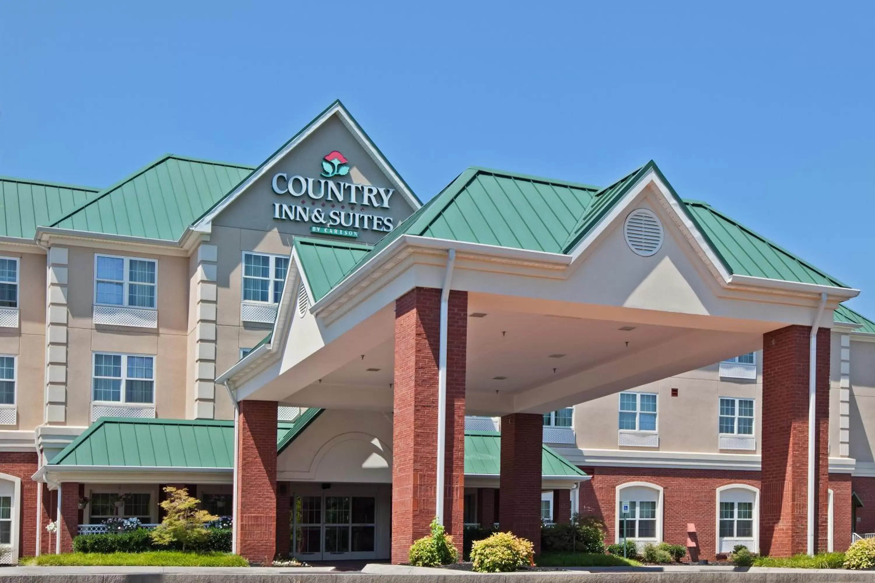 Property Building in Country Inn & Suites by Radisson, Knoxville West, TN