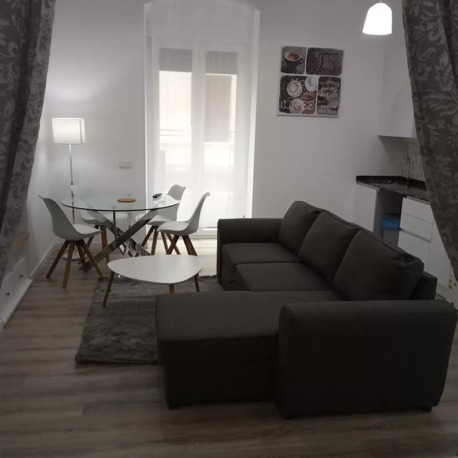 Living room, Seating Area in Alicante Center Apart