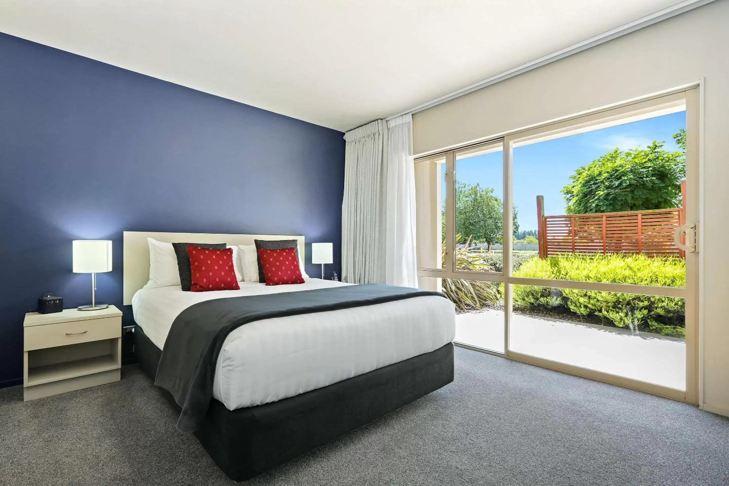 Photo of the whole room, Bed in The Suites Ashburton