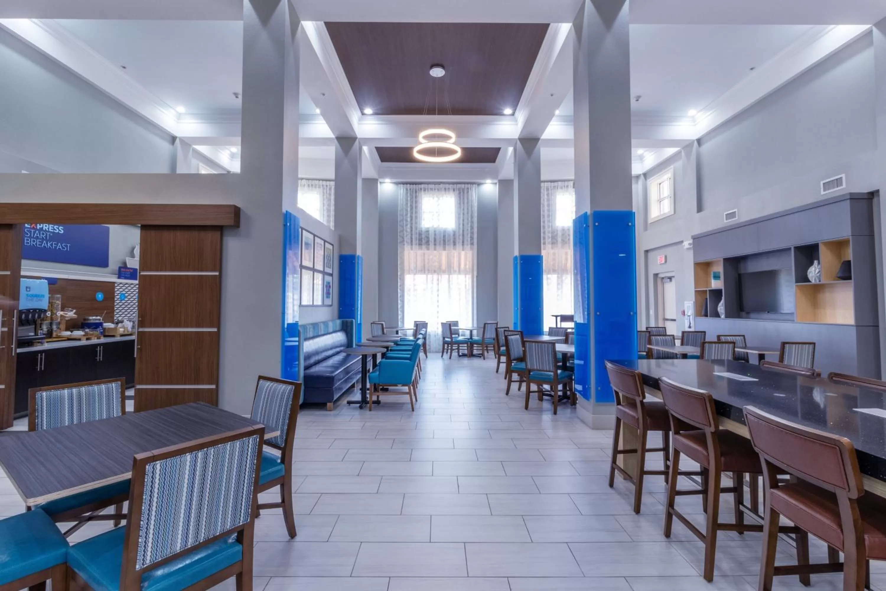 Breakfast in Holiday Inn Express Hotel & Suites Crestview South I-10 by IHG