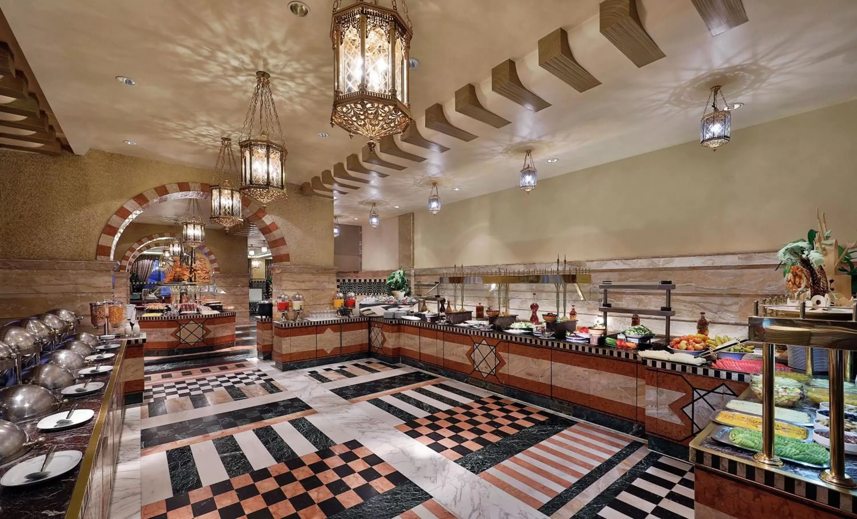 Restaurant/places to eat in Madinah Hilton Hotel Restaurant/places to eat in Madinah Hilton Hotel