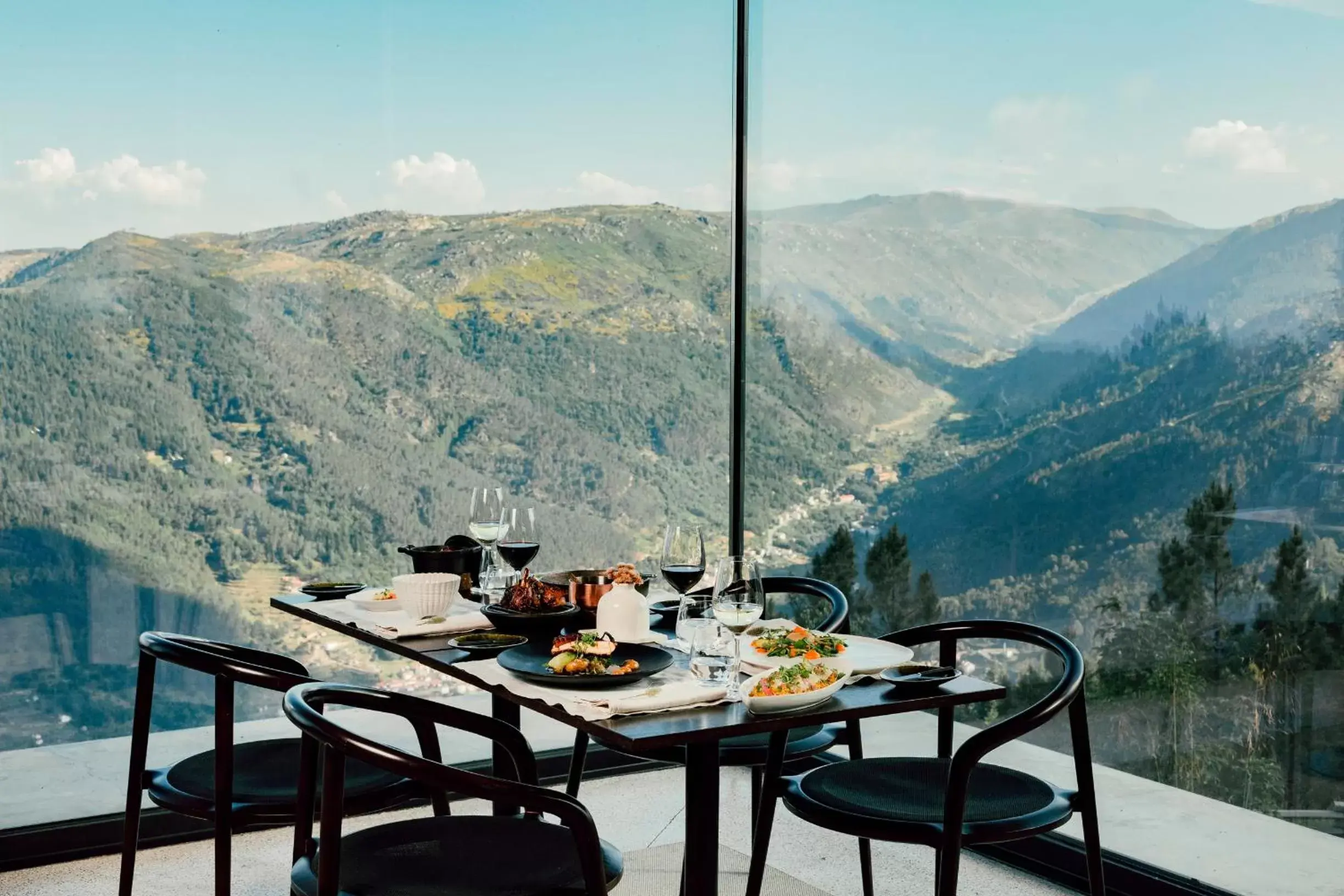 Restaurant/places to eat in Casa de São Lourenço - Burel Panorama Hotel - member of Relais & Châteaux Restaurant/places to eat in Casa de São Lourenço - Burel Panorama Hotel - member of Relais & Châteaux