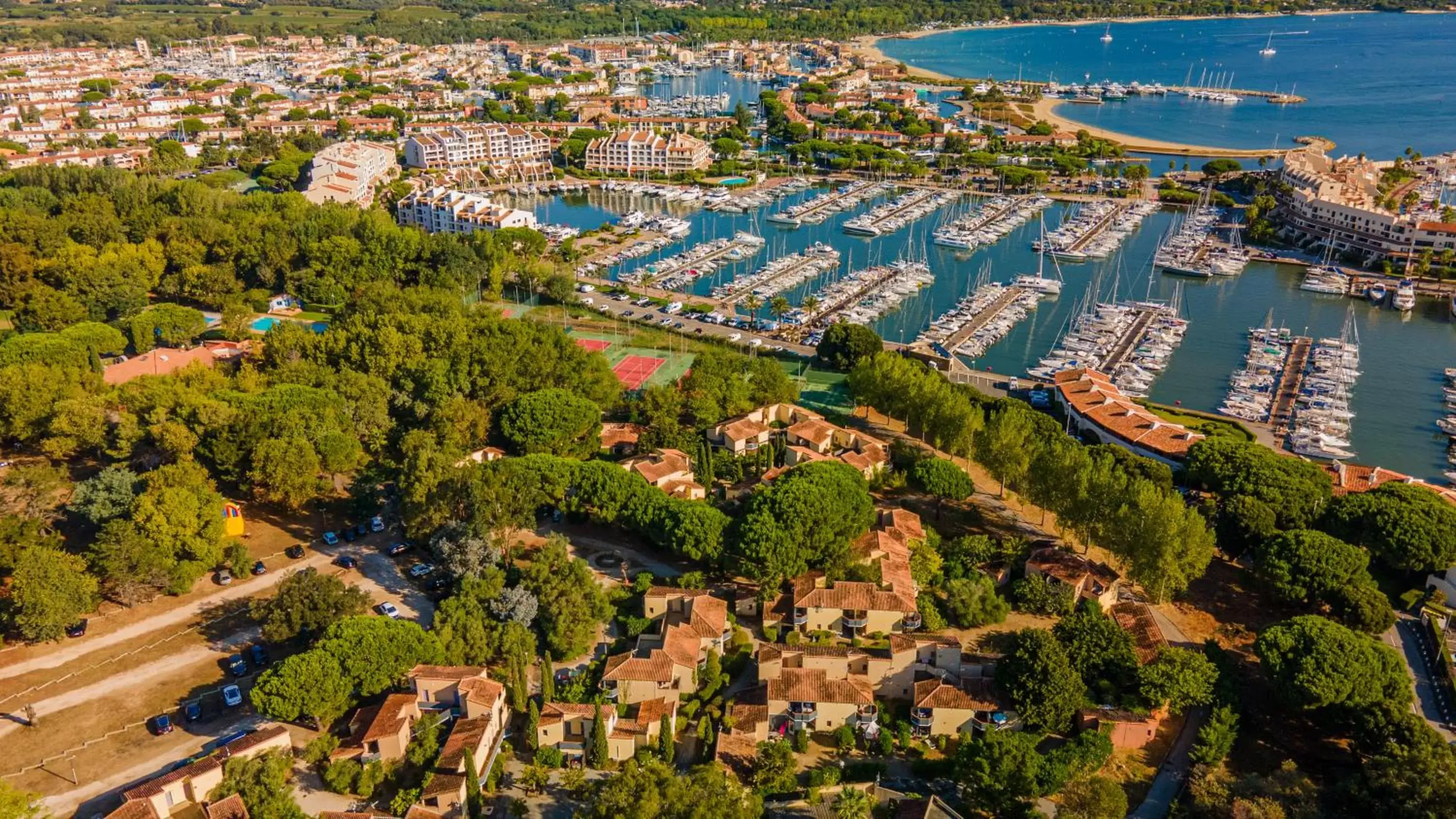 Bird's eye view, Bird's-eye View in Marina Hôtel Club