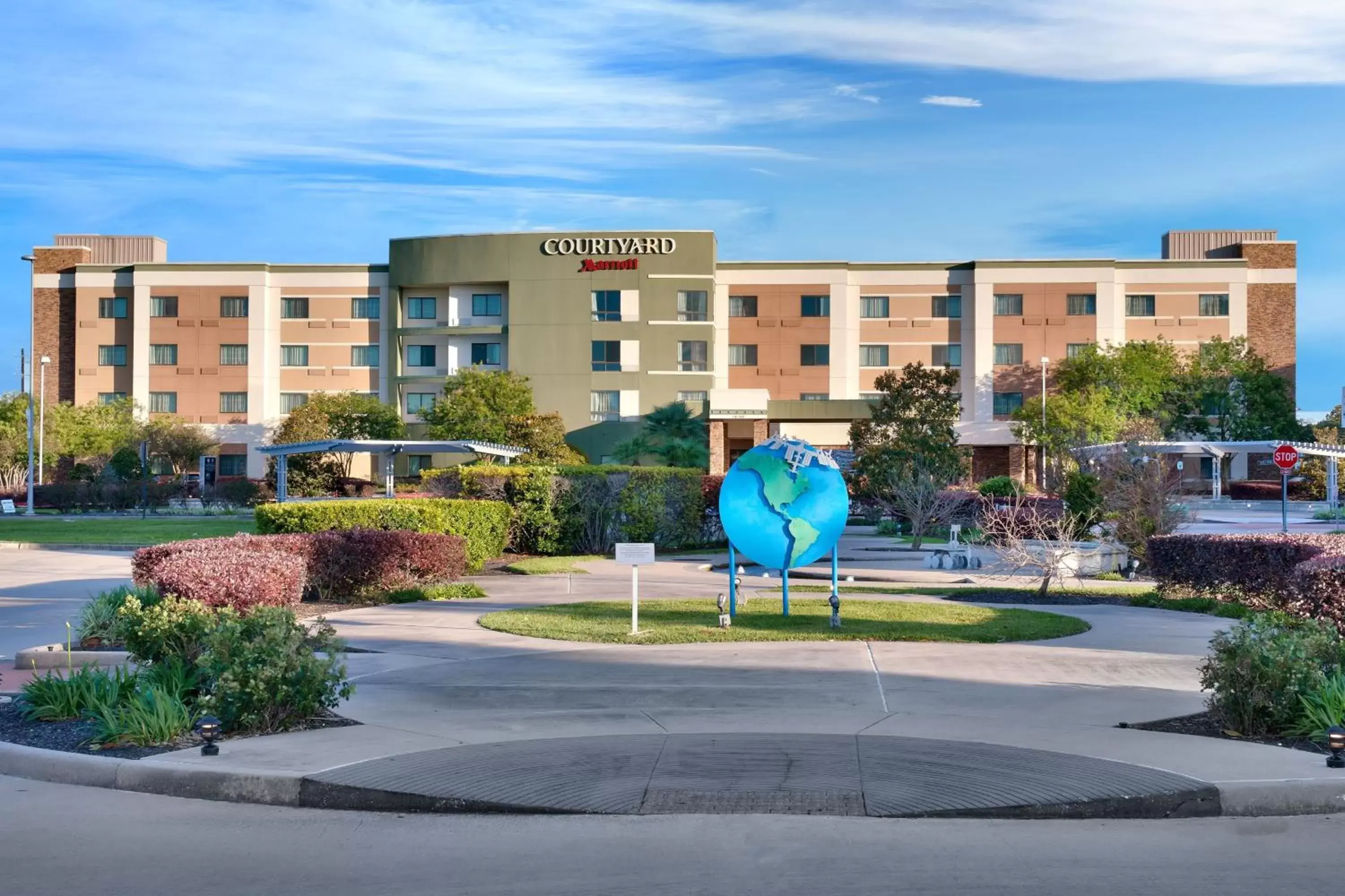 Property Building in Courtyard by Marriott Houston NASA Clear Lake