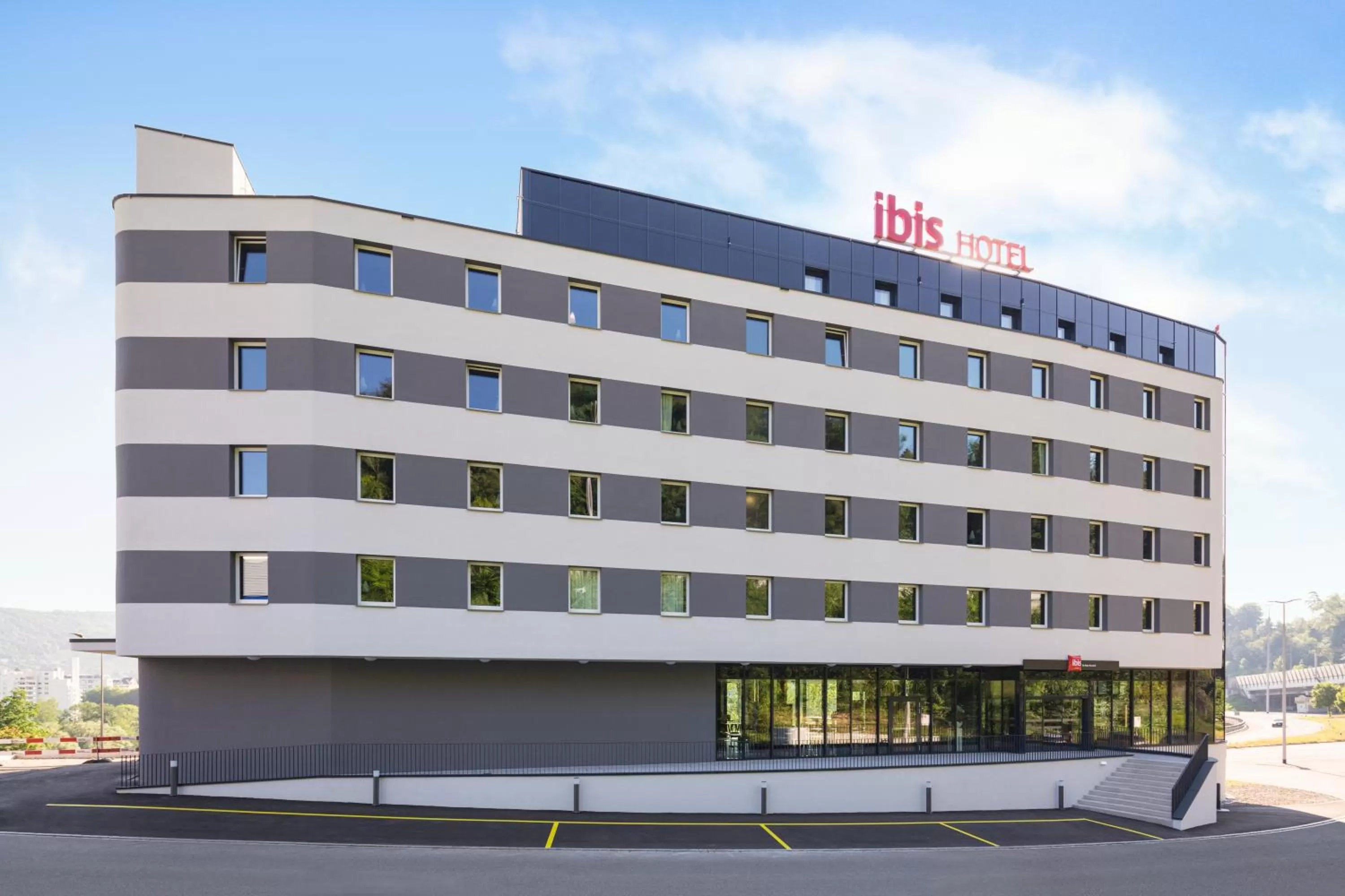 Facade/entrance in ibis Baden Neuenhof