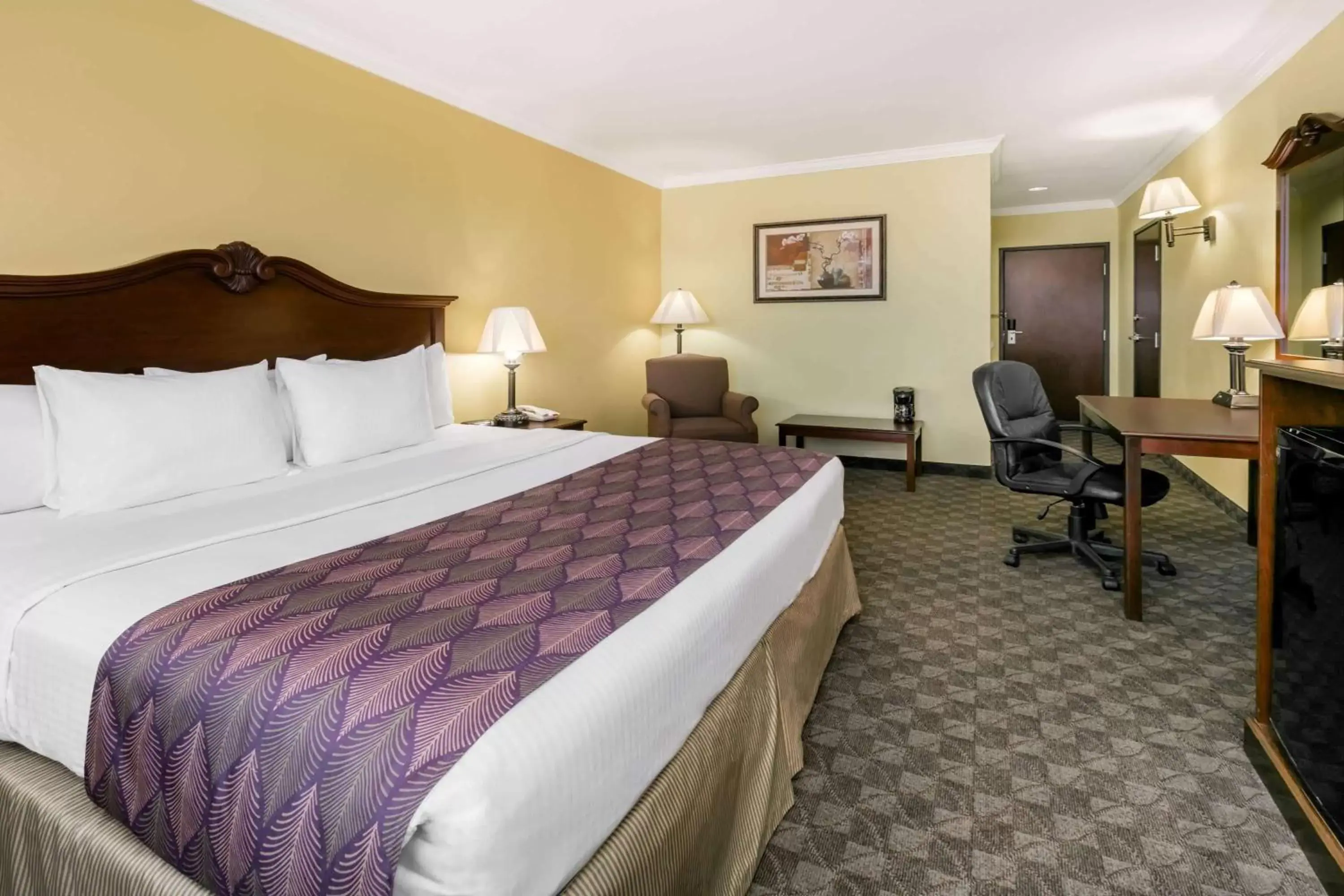Photo of the whole room, Bed in Days Inn by Wyndham Salado