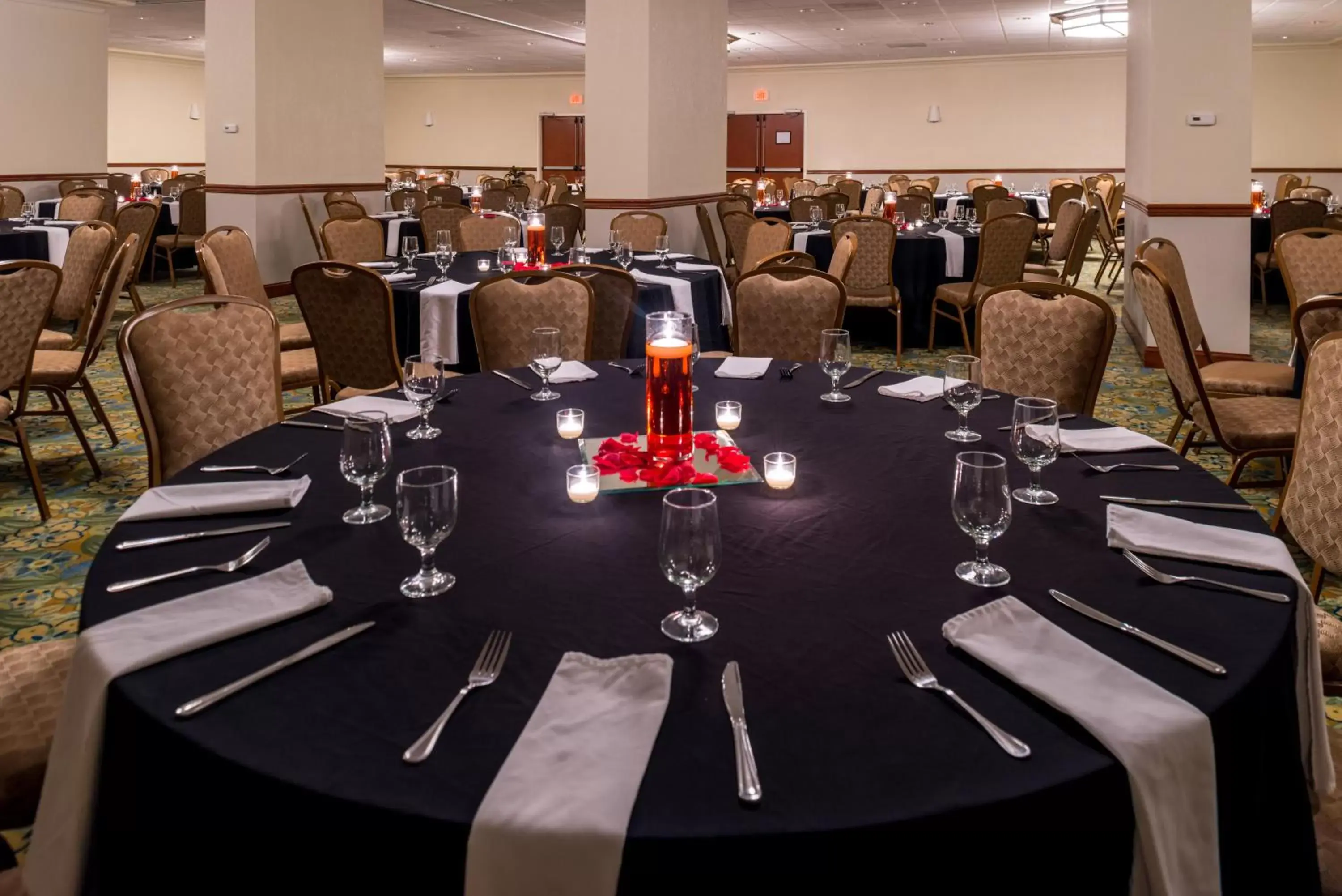 Banquet/Function facilities, Restaurant/Places to Eat in Holiday Inn & Suites Orlando SW - Celebration Area, an IHG Hotel