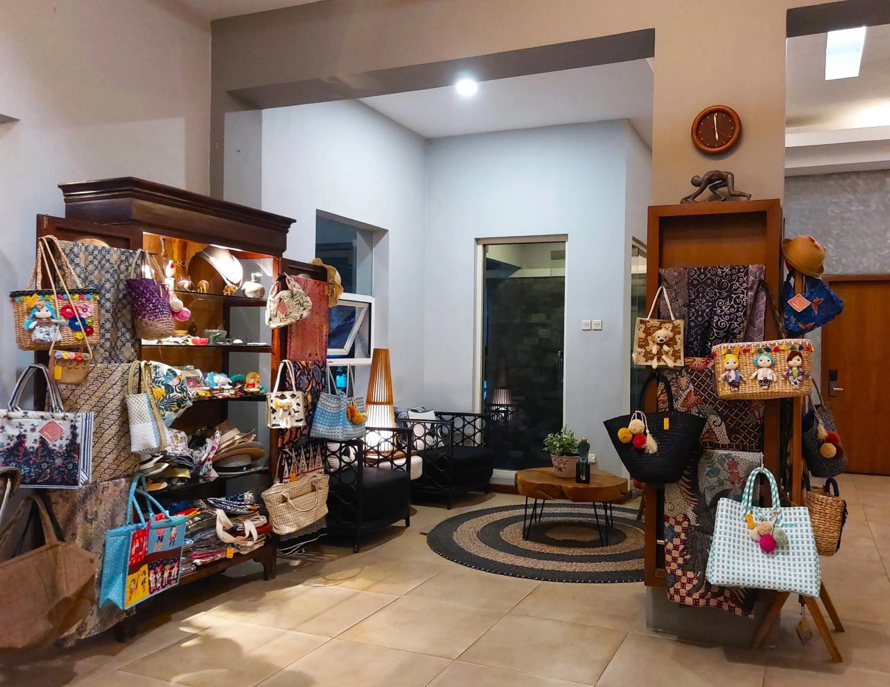 Lobby or reception in Hotel Sriti Magelang