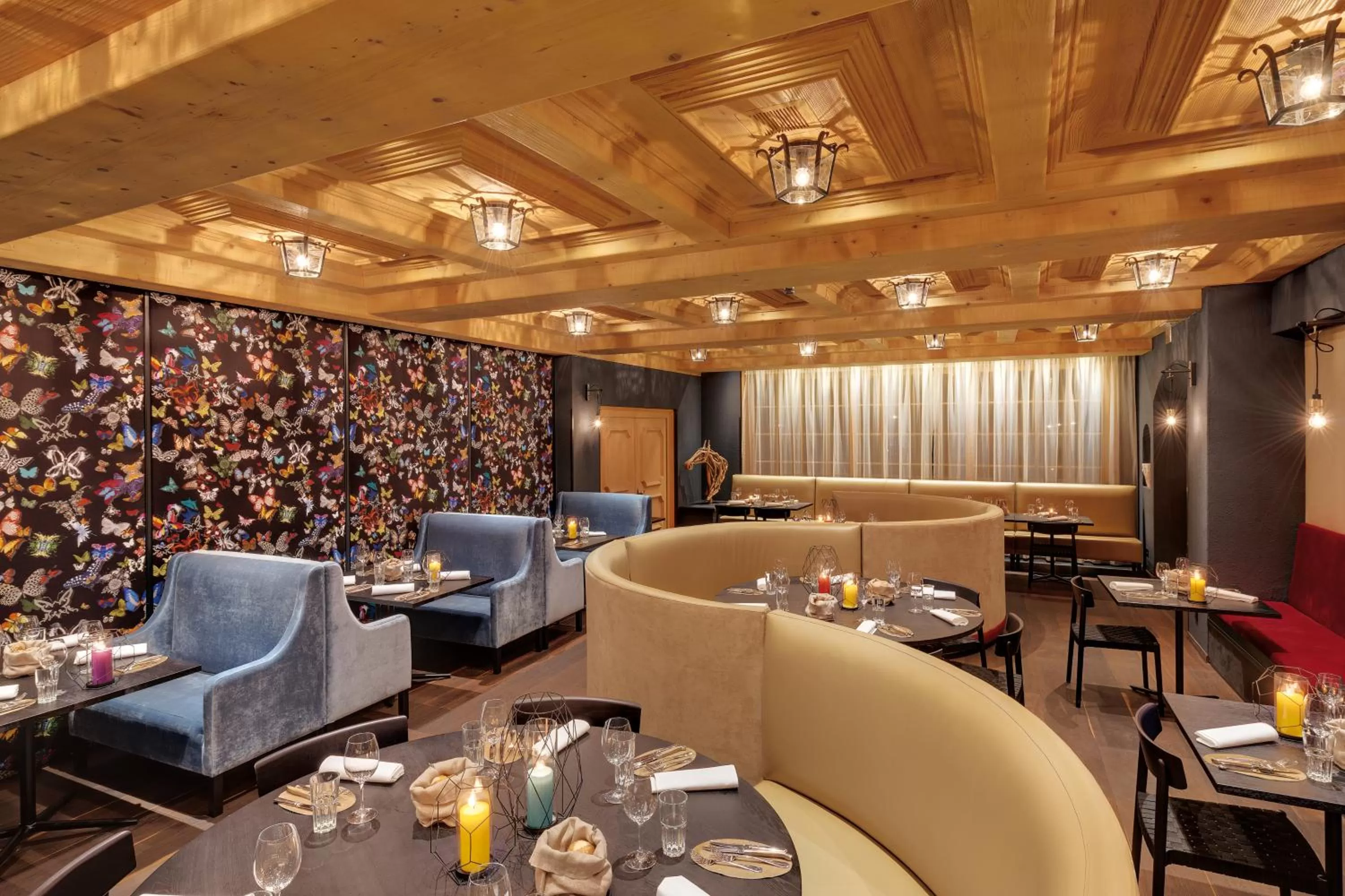 Restaurant/places to eat in Morosani Posthotel