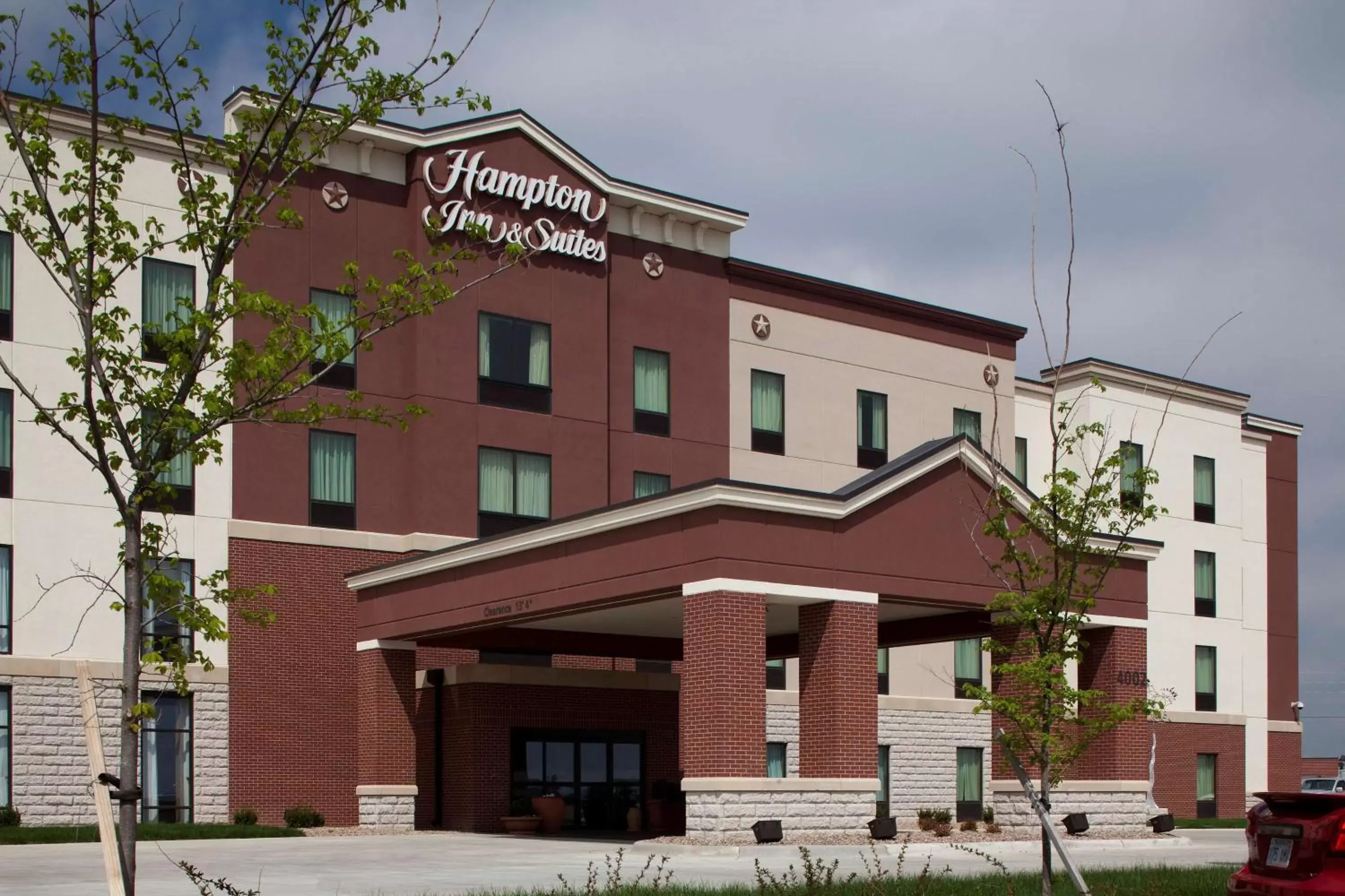 Property Building in Hampton Inn & Suites Dodge City