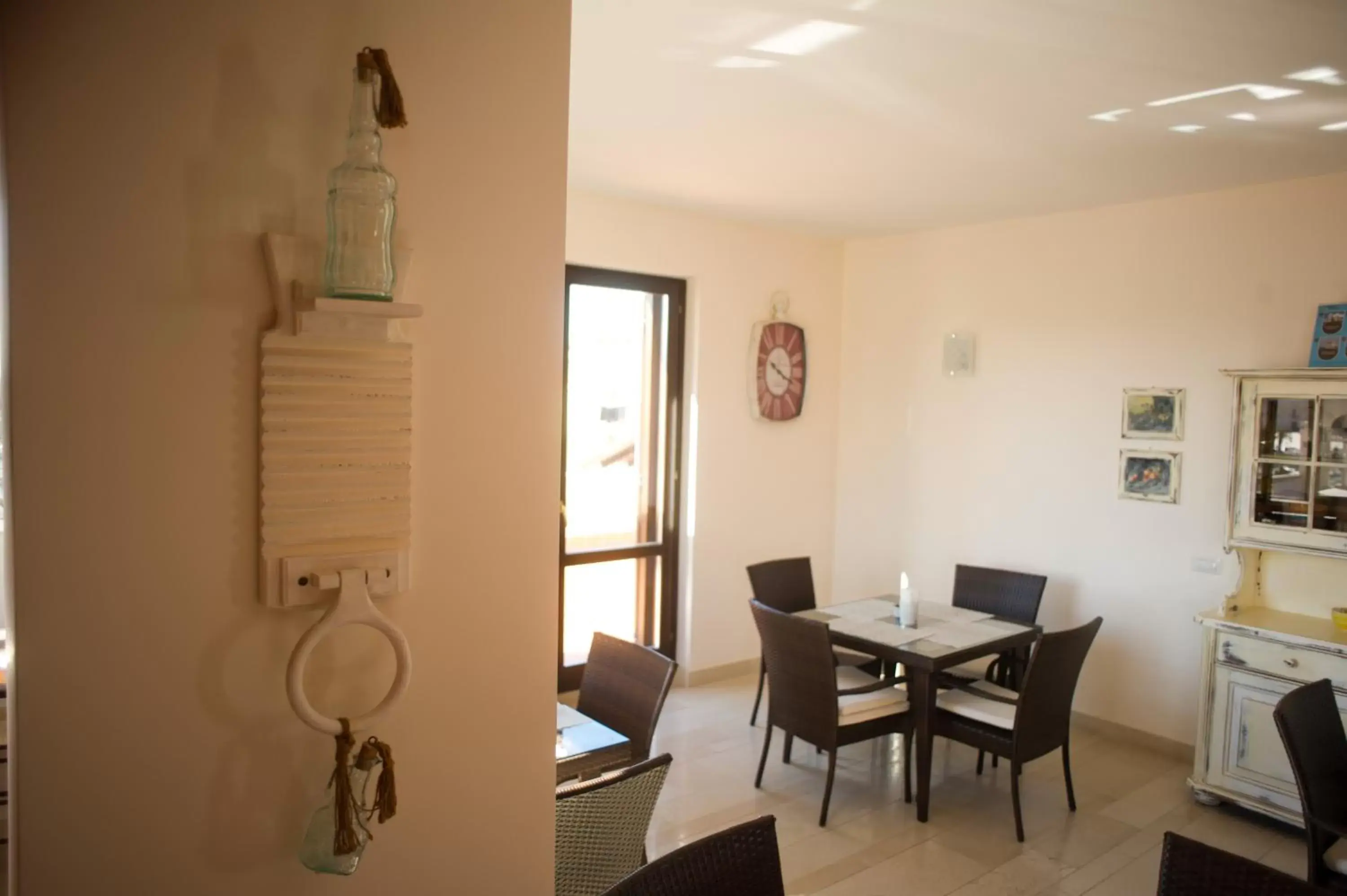 Dining Area in B&B Suite Paciotti