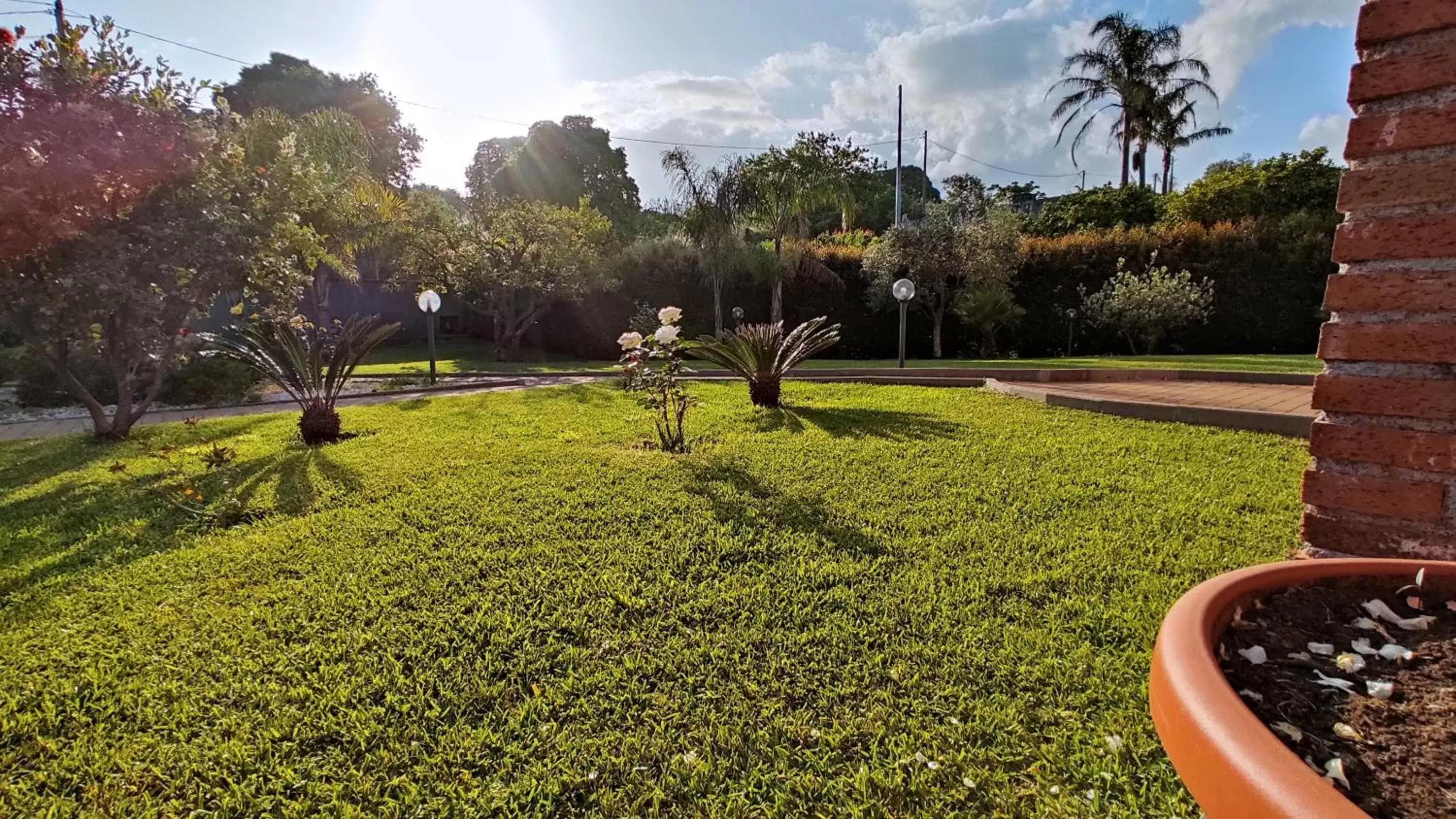 Garden in Villa Feluchia Tra Il Mare E Il Vulcano