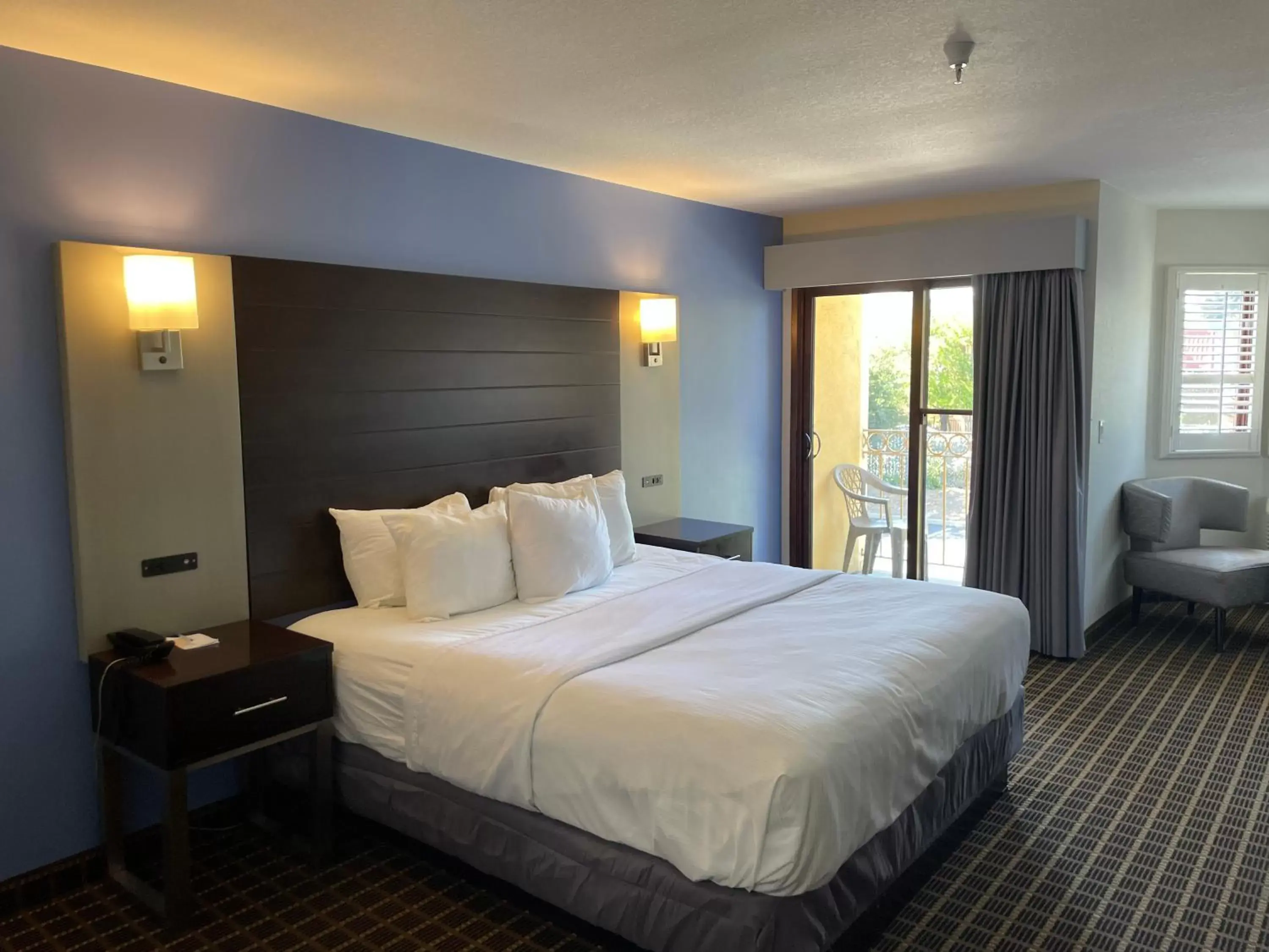 King Room - single occupancy - Non-Smoking in Hotel Solares King Room - single occupancy - Non-Smoking in Hotel Solares