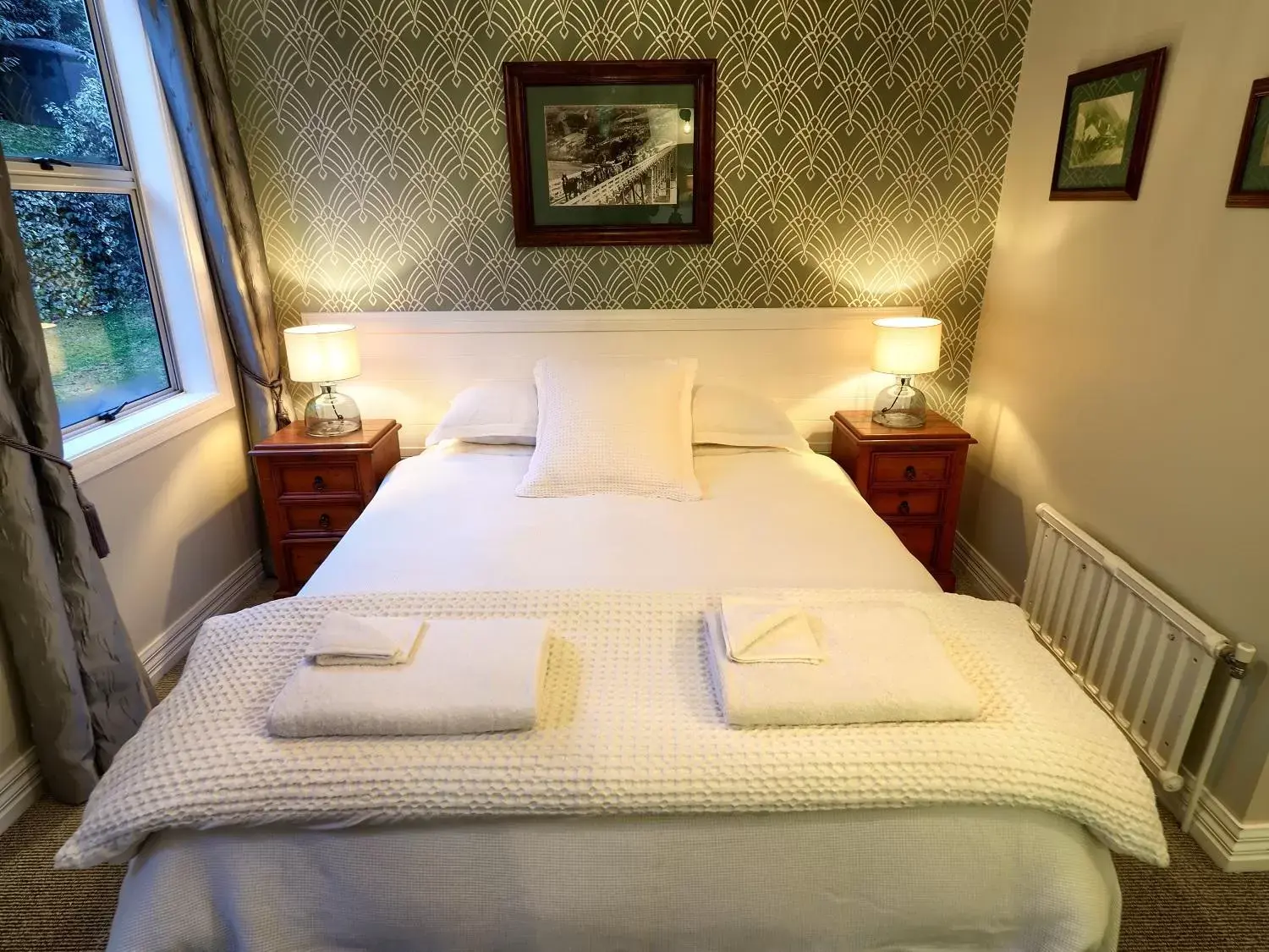 Bed in The Ferry Bed & Breakfast