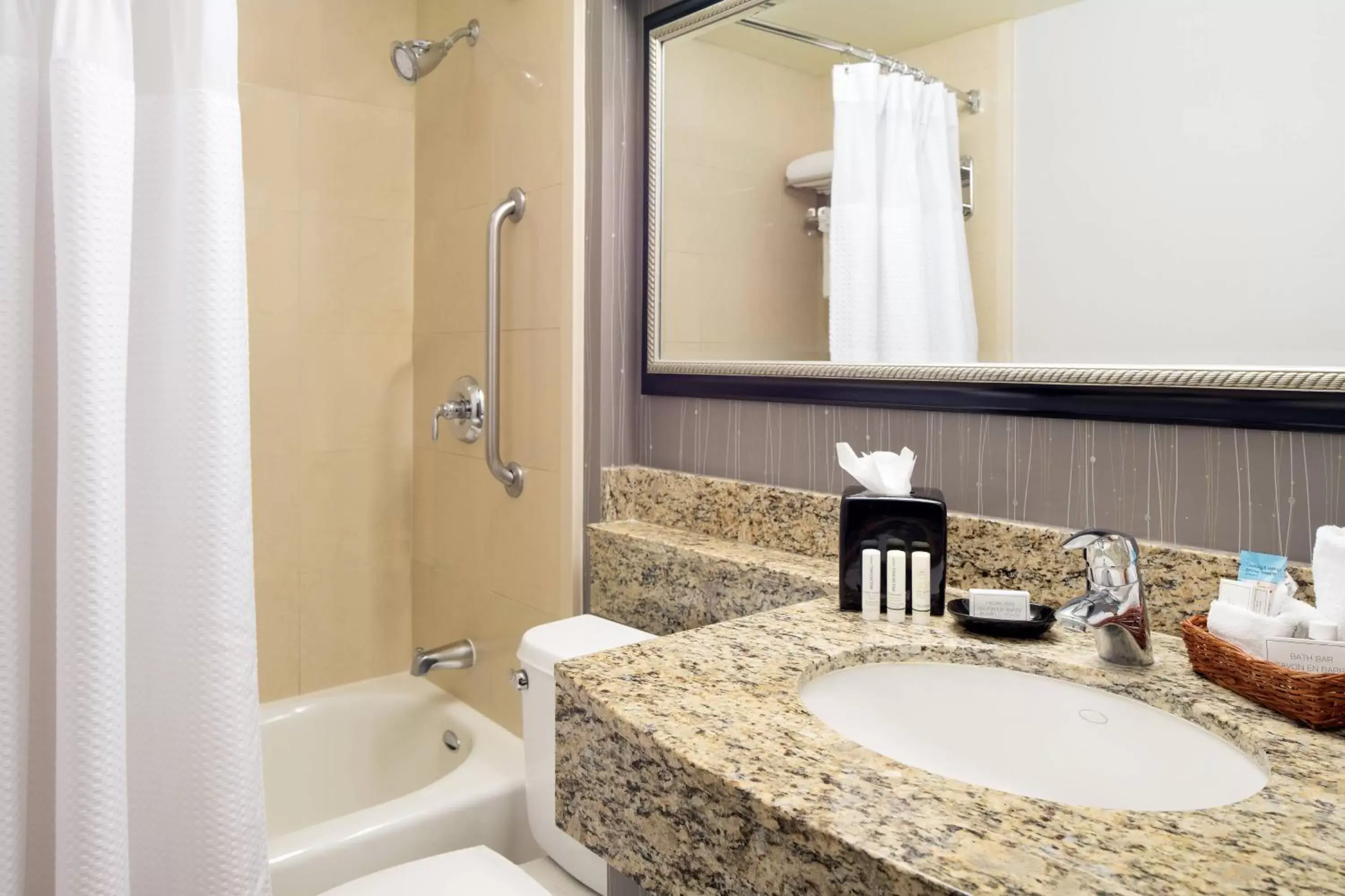 Bathroom in Courtyard by Marriott Sacramento Cal Expo