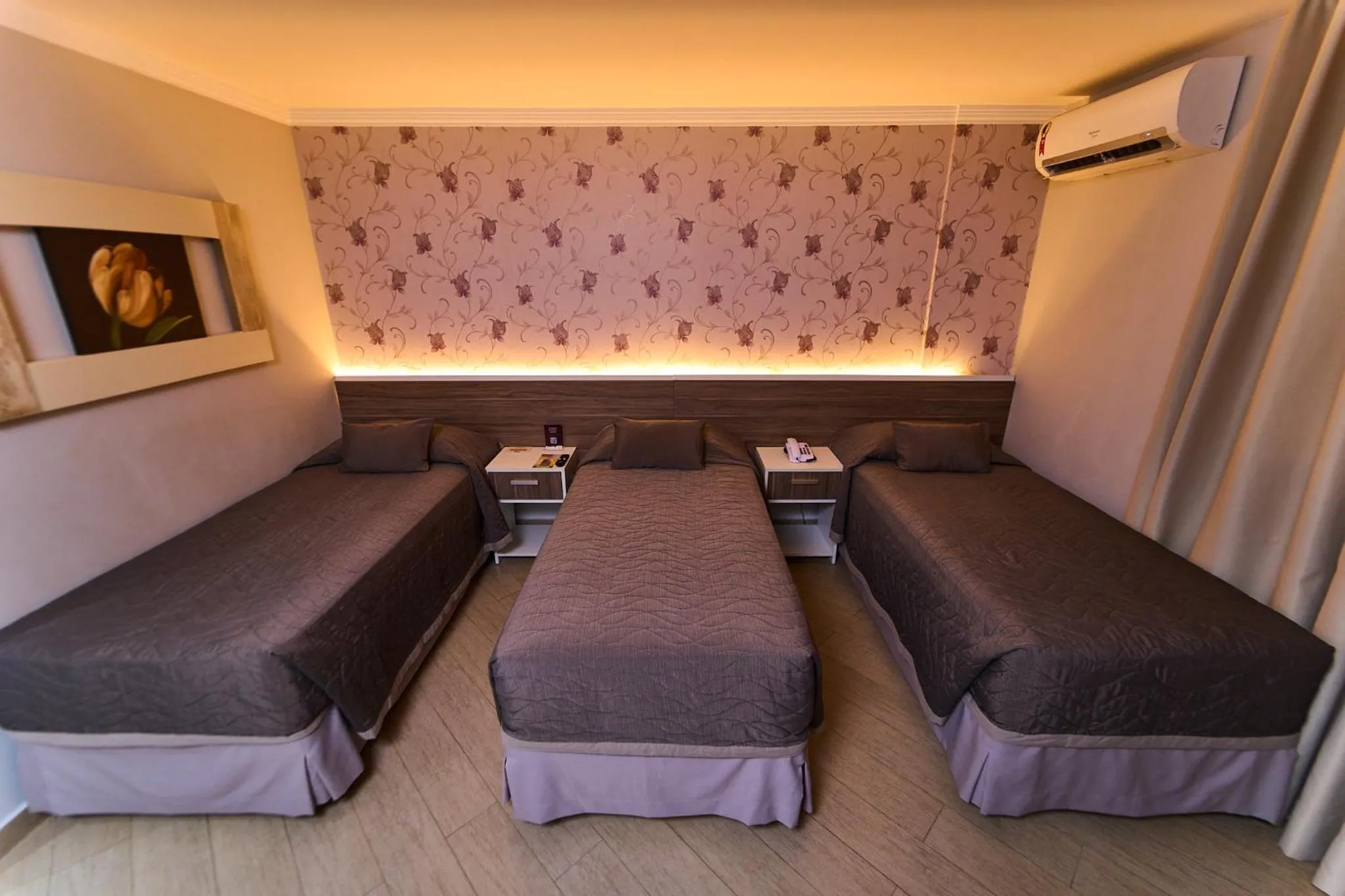 Bedroom, Bed in Foz Plaza Hotel