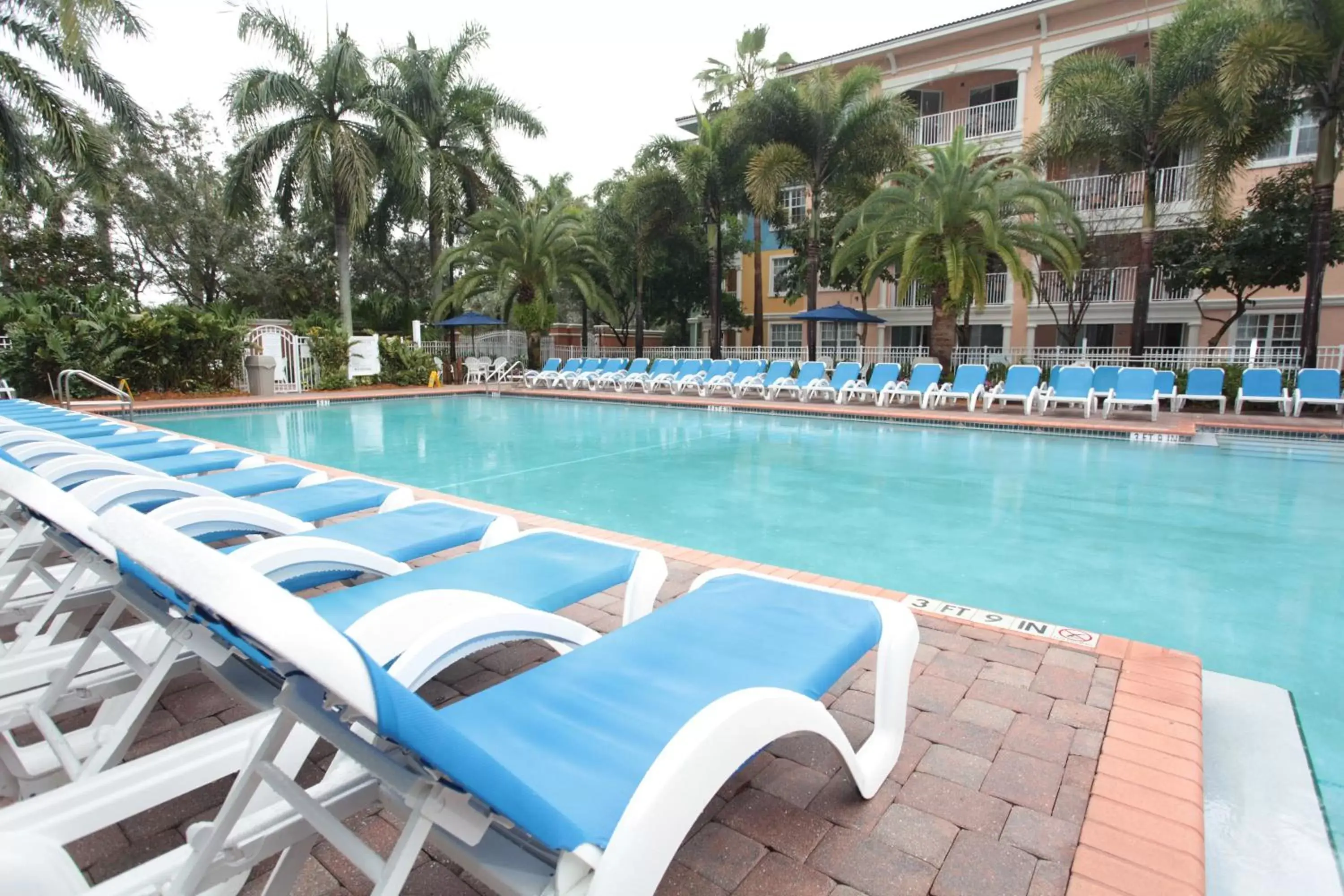 Seating area, Swimming Pool in Mizner Place at Weston Town Center